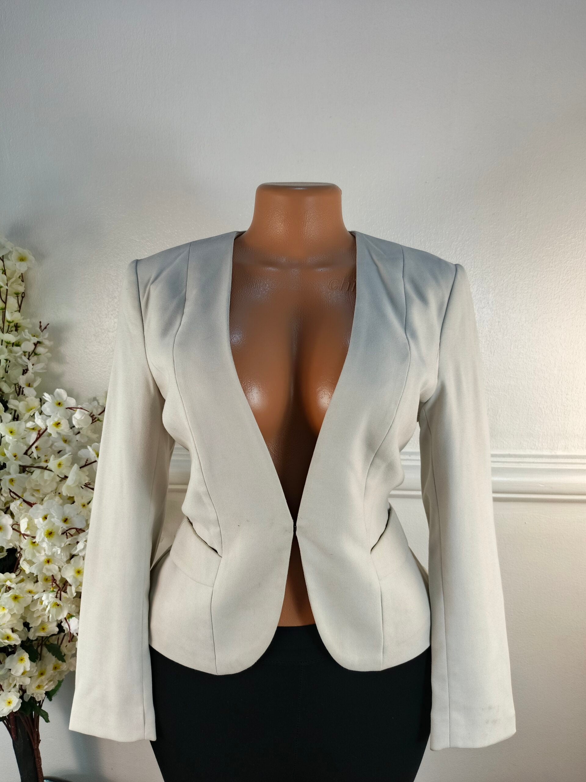 H&amp;M UK SIZE 8 [LENGHT 23 INCHES, OFF WHITE] image 0