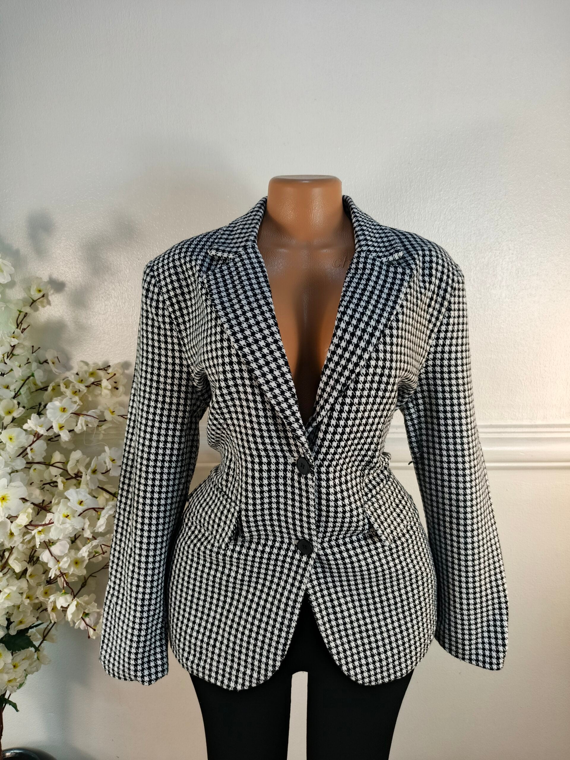 PRETTYLITTLETHING UK SIZE 12 [LENGTH 29 INCHES, BLACK &amp; WHITE] image 0