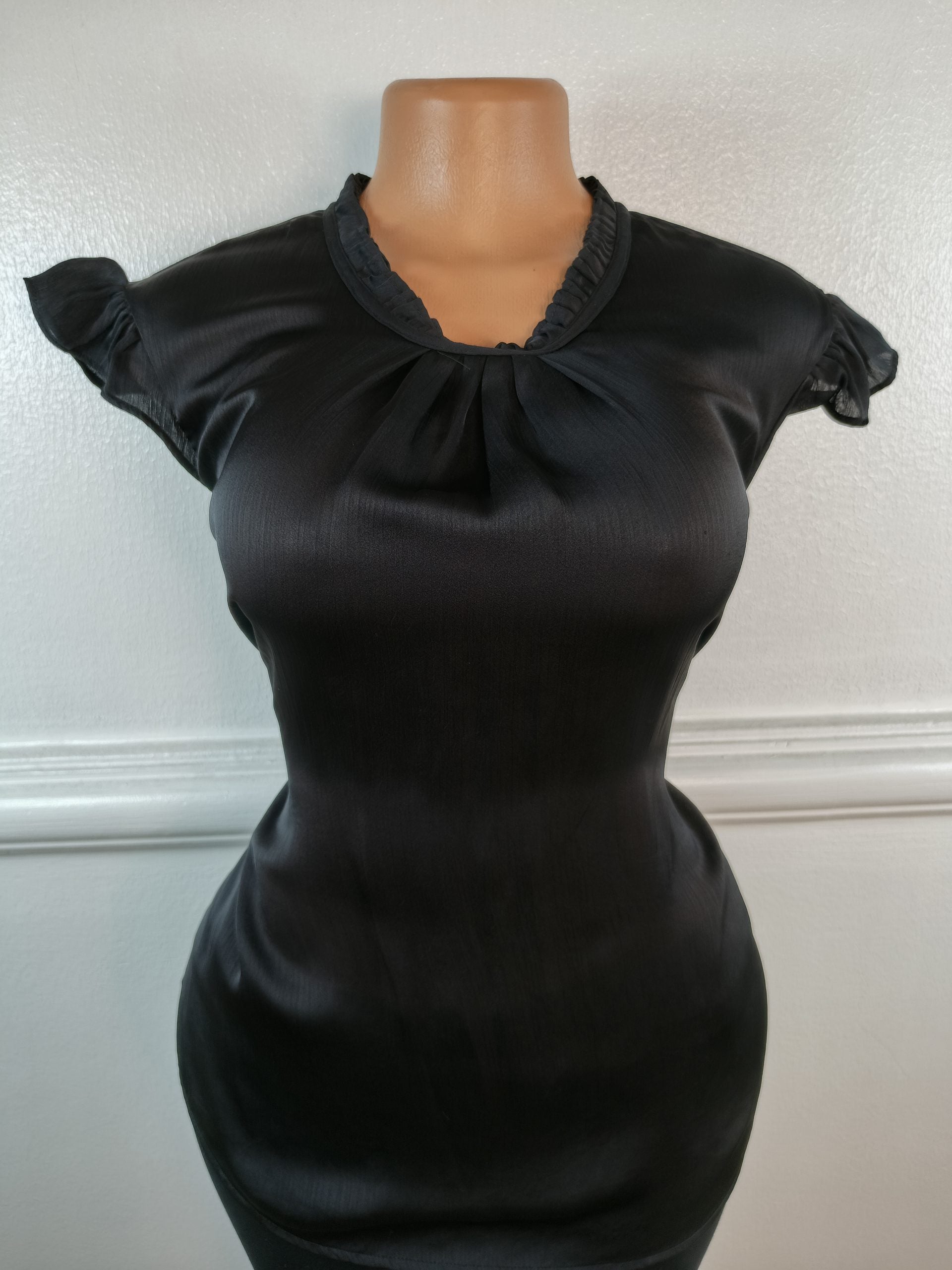 CAPSULE UK 14 image 0