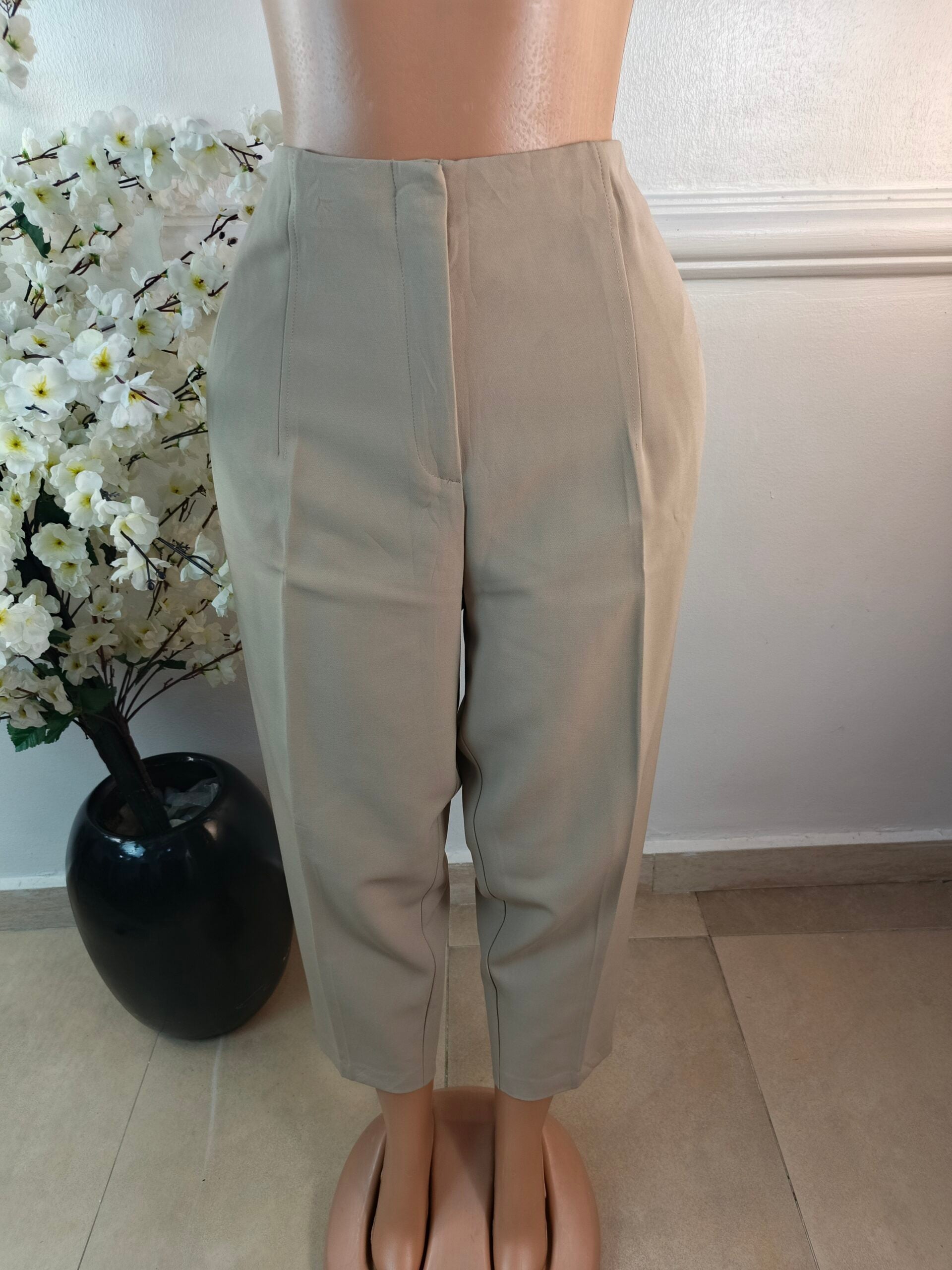 M&amp;S UK SIZE 22 [LENGTH 38 INCHES, CARTON] image 0