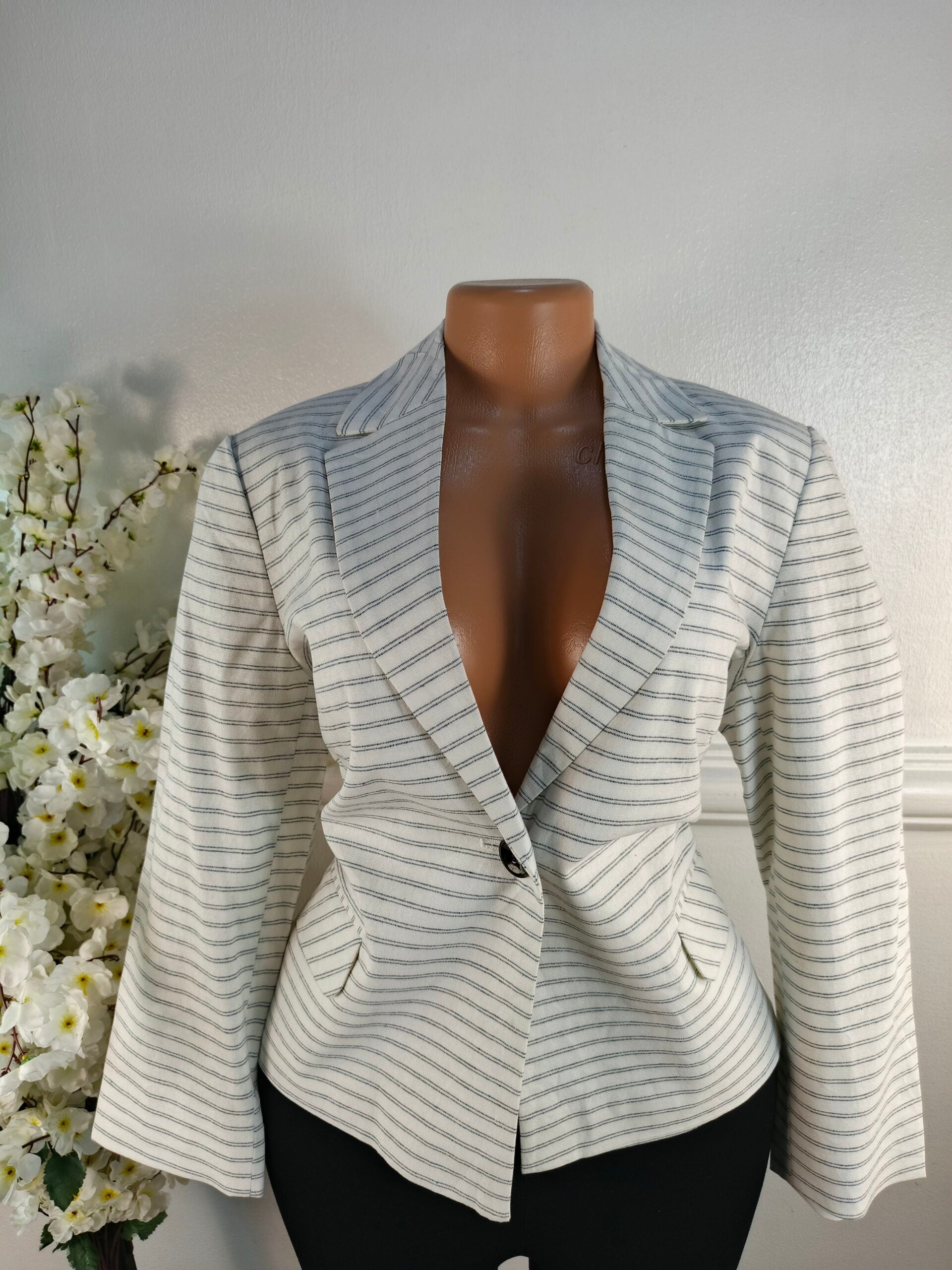 TU WOMAN UK SIZE 14 [LENGHT 23 INCHES, OFF WHITE] image 0