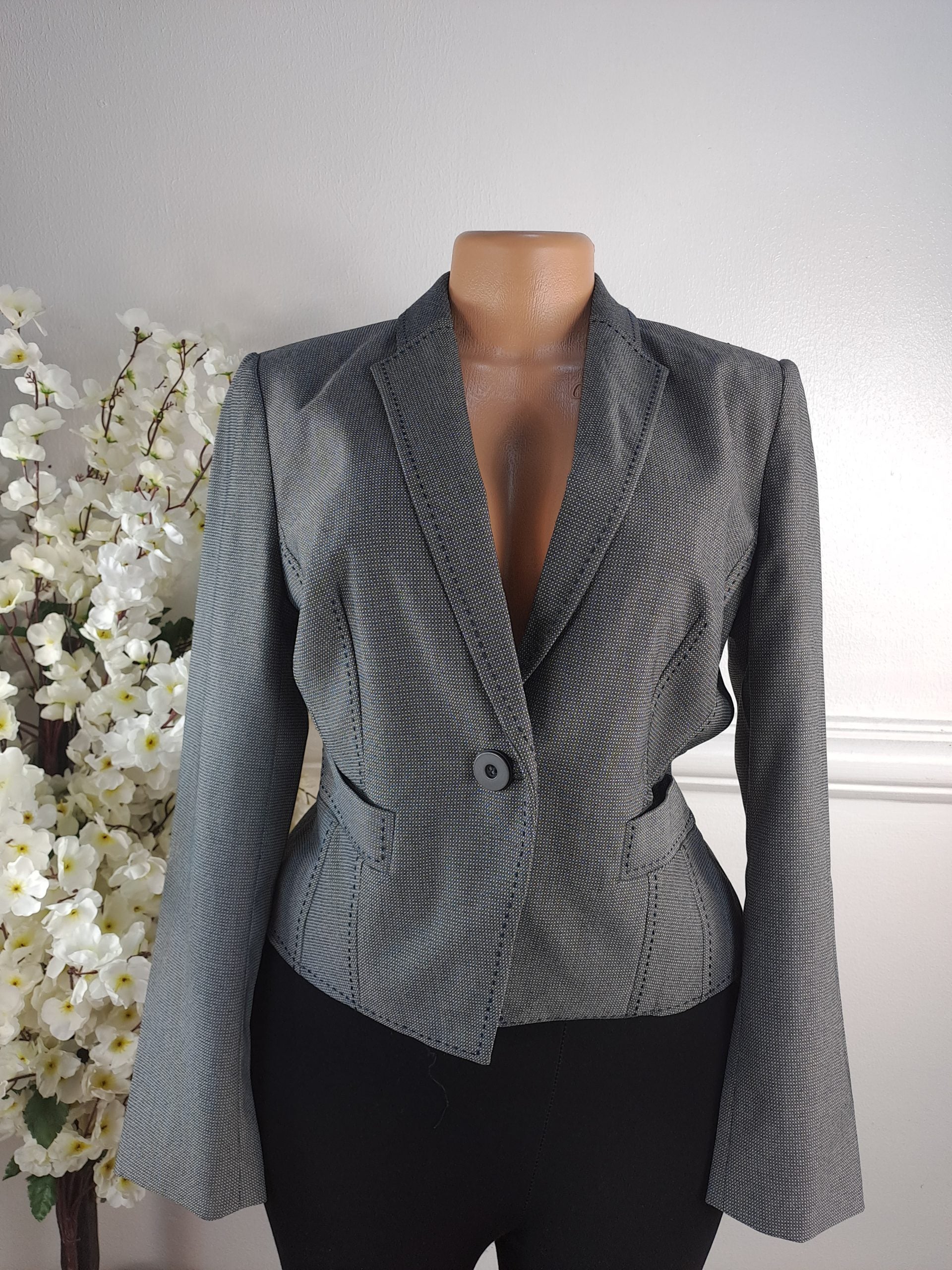 MARK & SPENCER UK SIZE 8 [LENGHT 21 INCHES] image 0