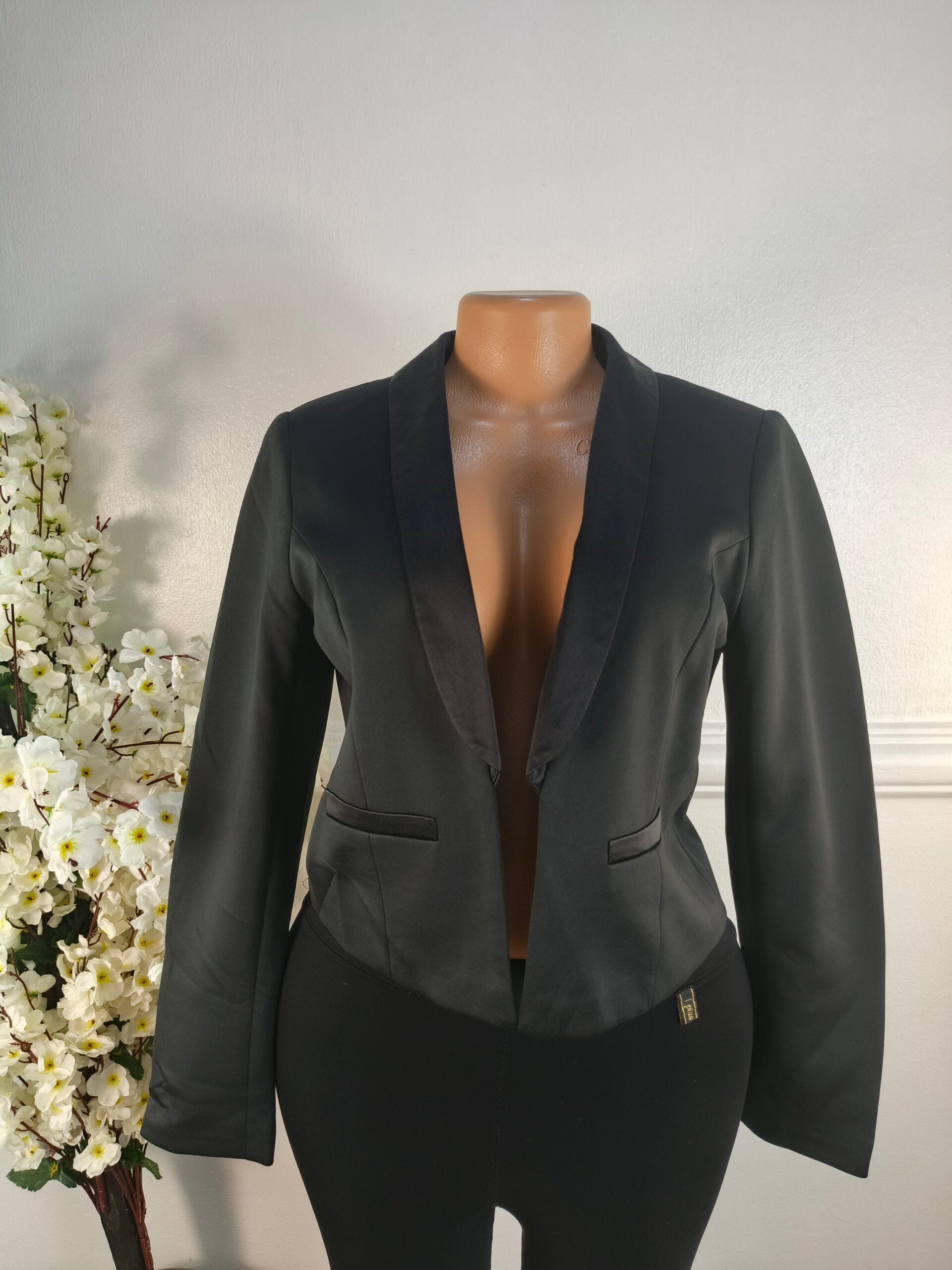 BLAZER UK SIZE 10 [LENGHT 19 INCHES, BLACK] image 0