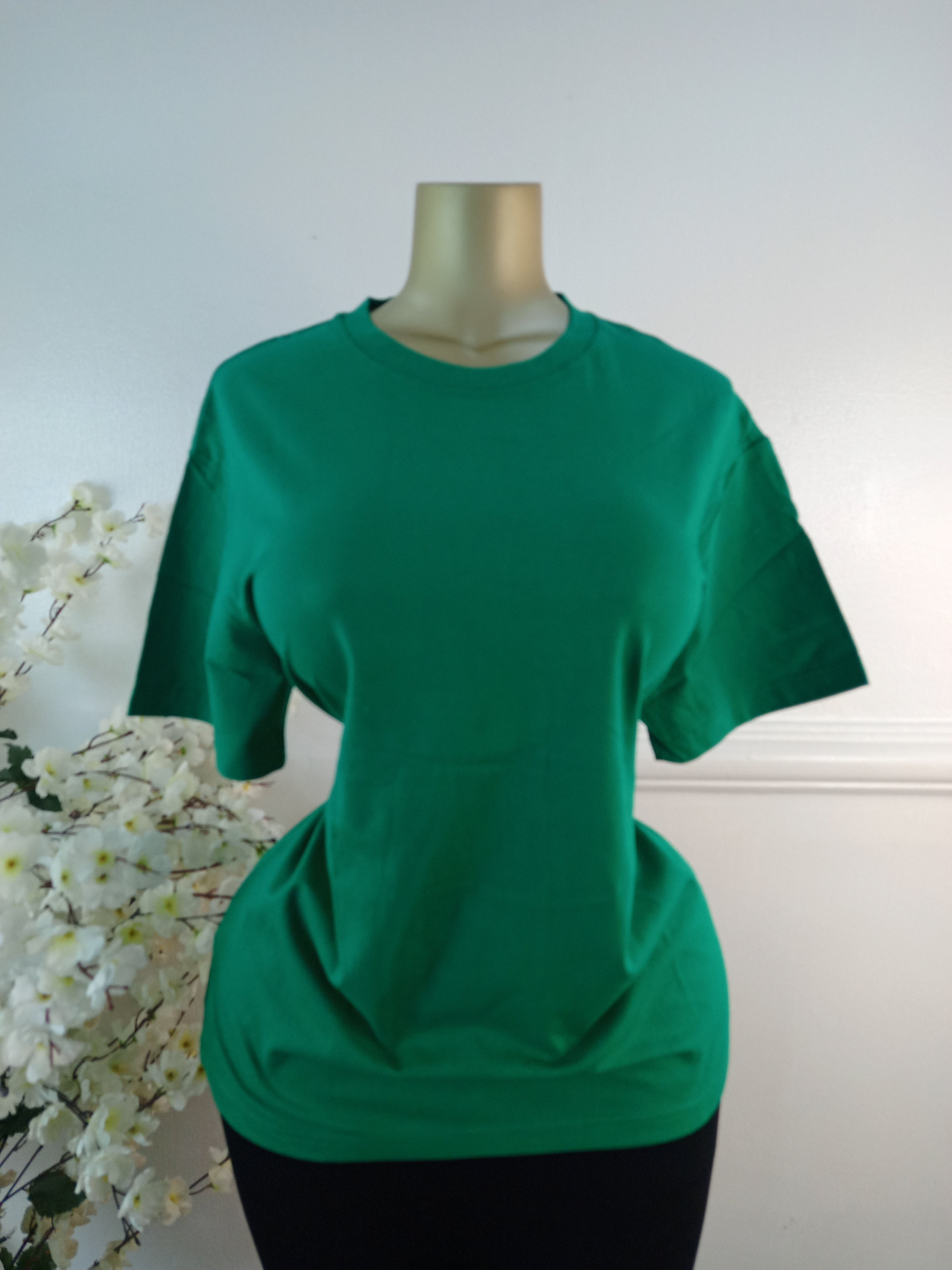 Chic Round Neck Women’s Tee
