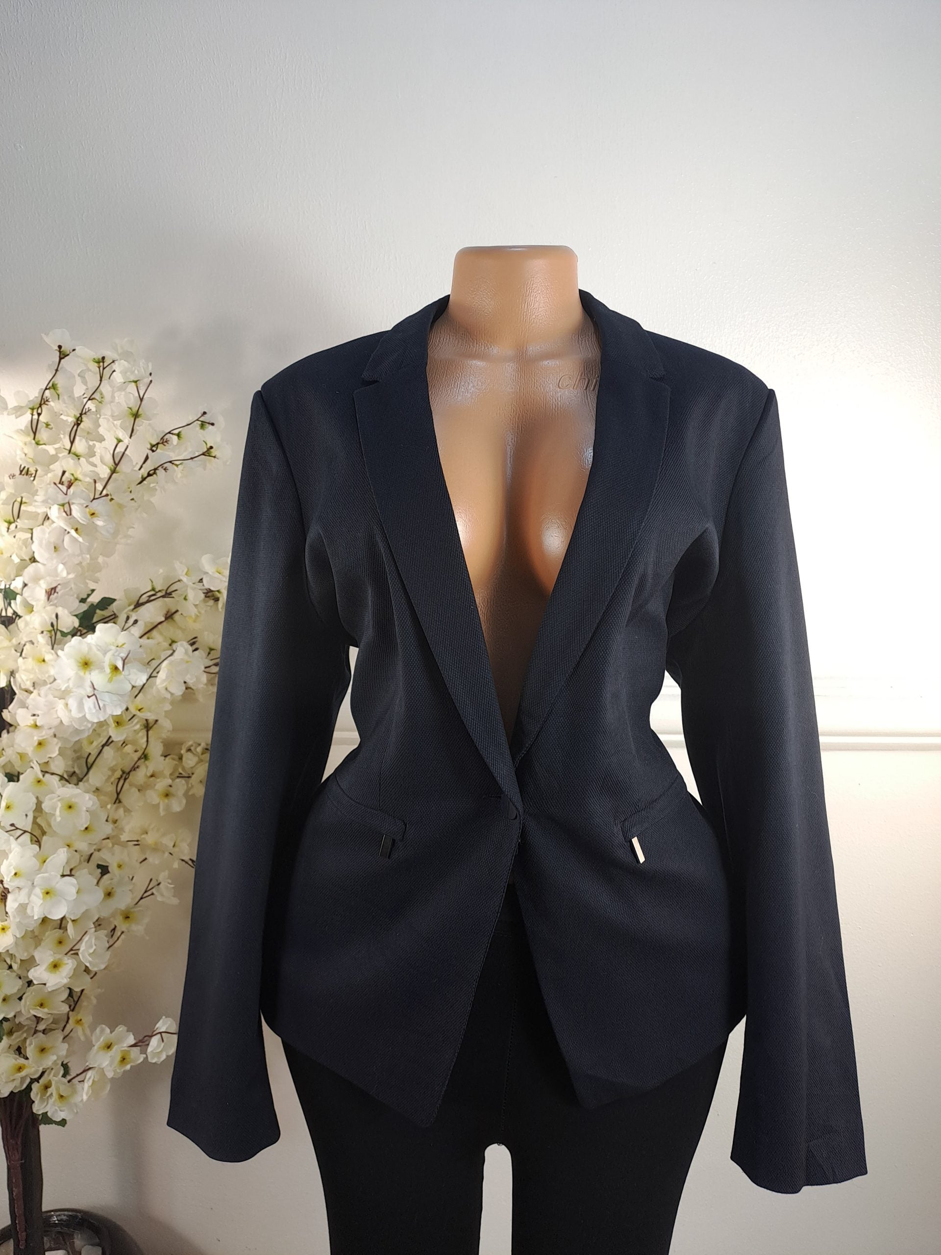 NEXT TAILORING UK SIZE 16 [LENGHT 26 INCHES] image 0