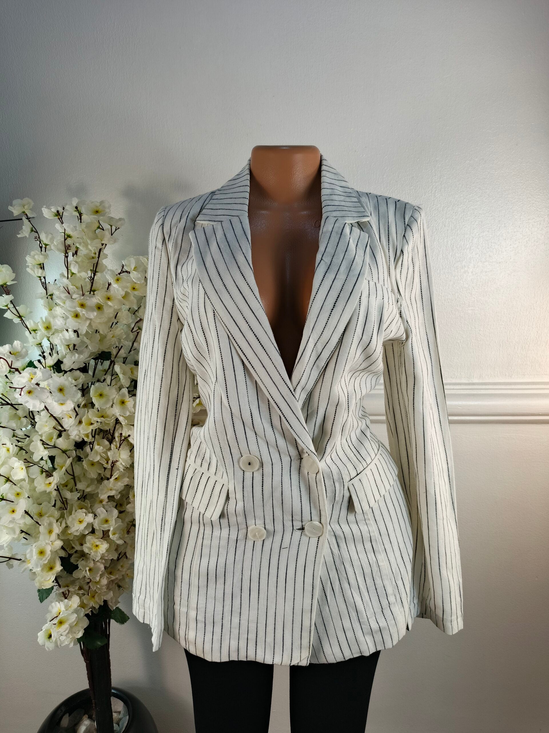 AMISU UK SIZE 10 [LENGTH 30 INCHES, WHITE] image 0