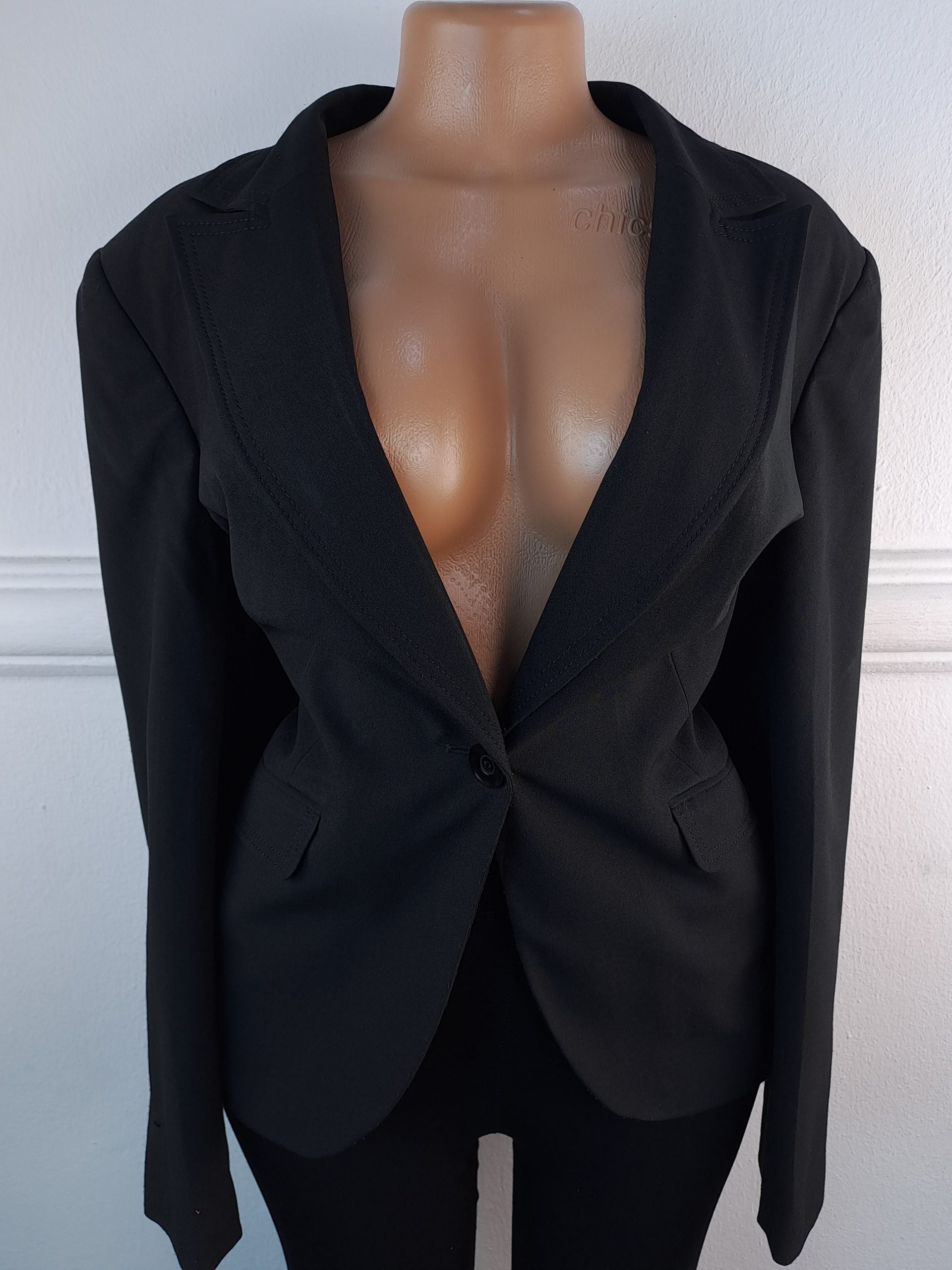 F&F UK 18 image 0