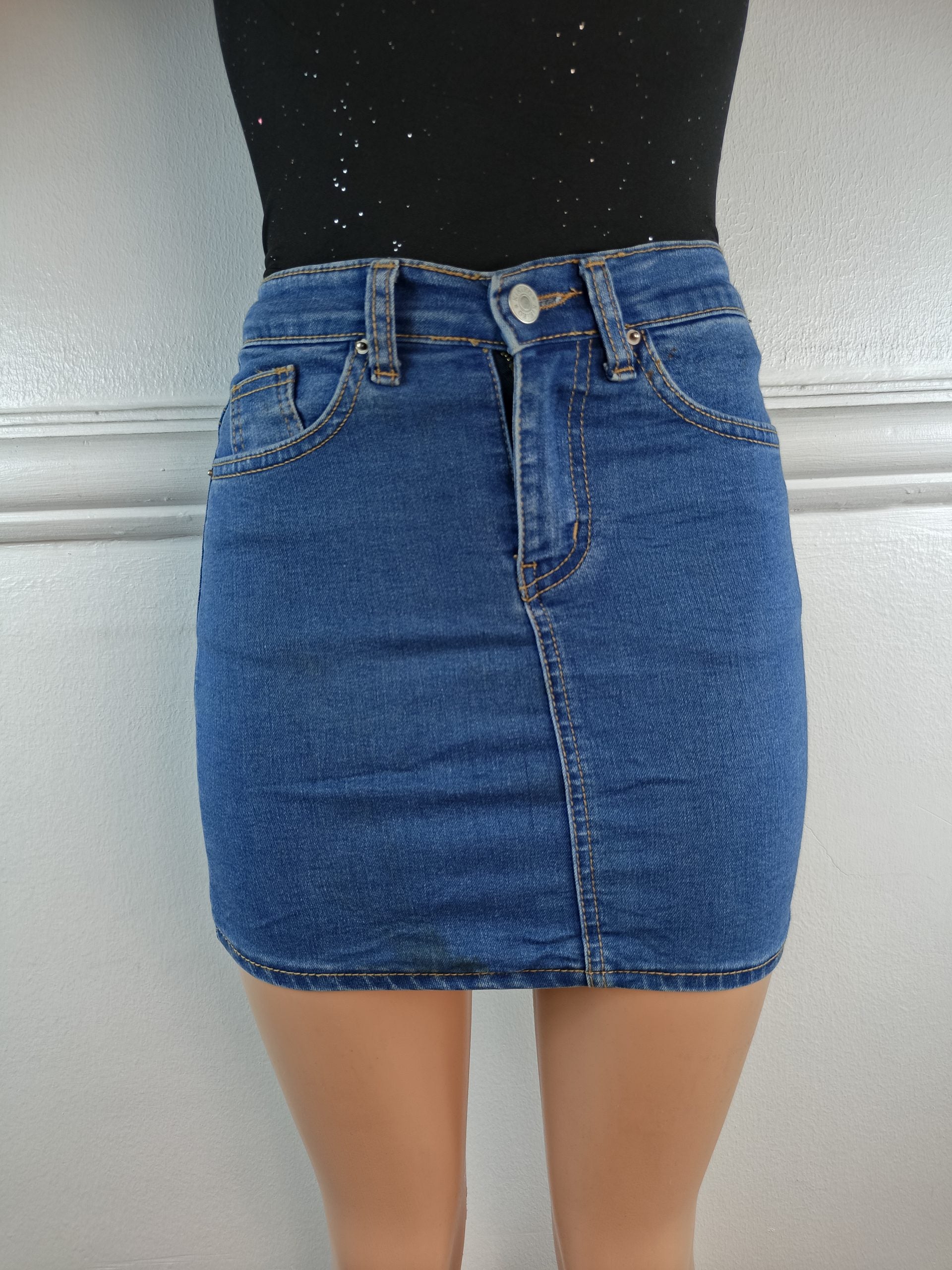 SKIRT UK 6, L-14 INCHES image 0