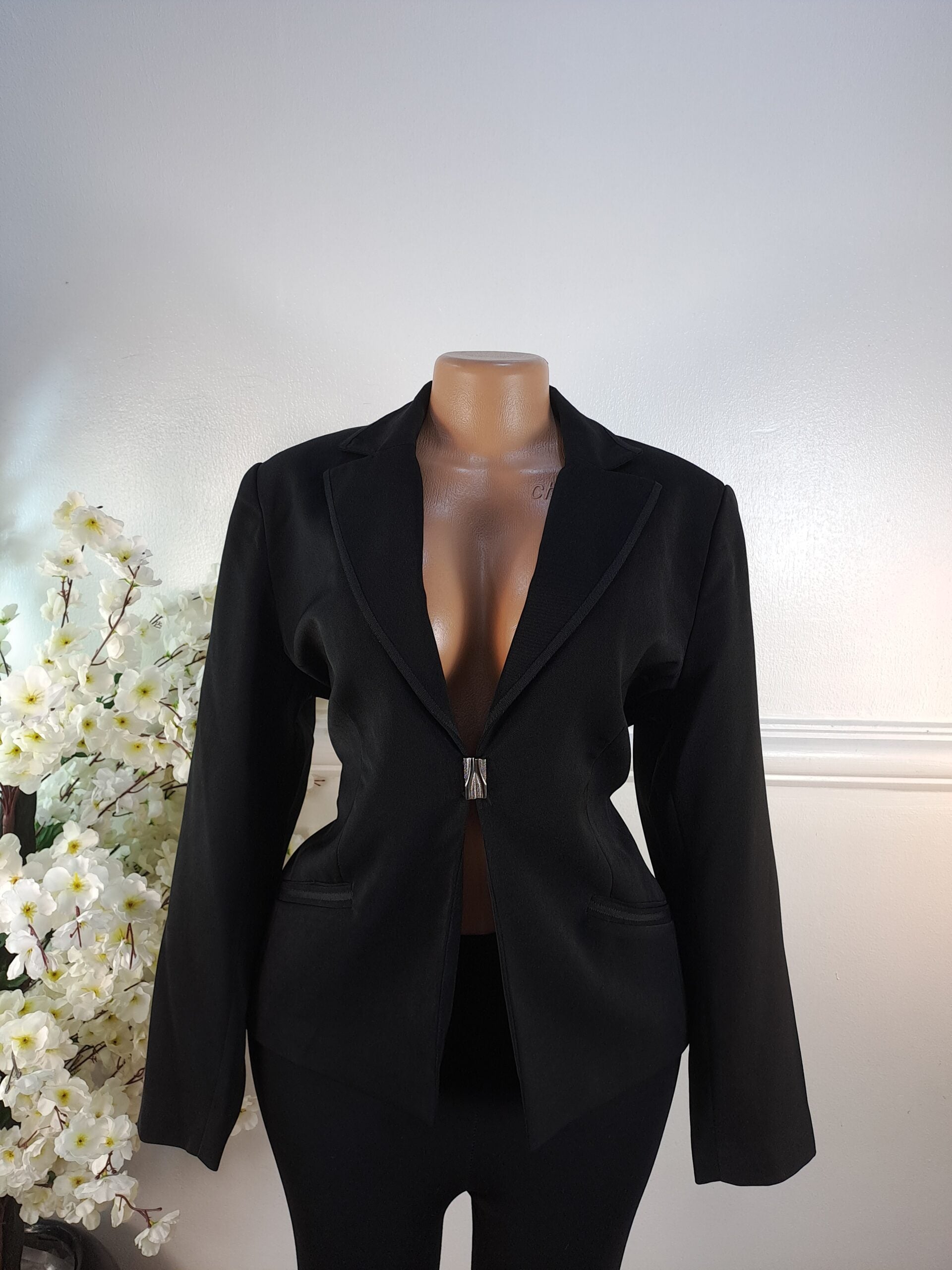 KLISS UK SIZE 16 [LENGTH 25 INCHES, BLACK] image 0