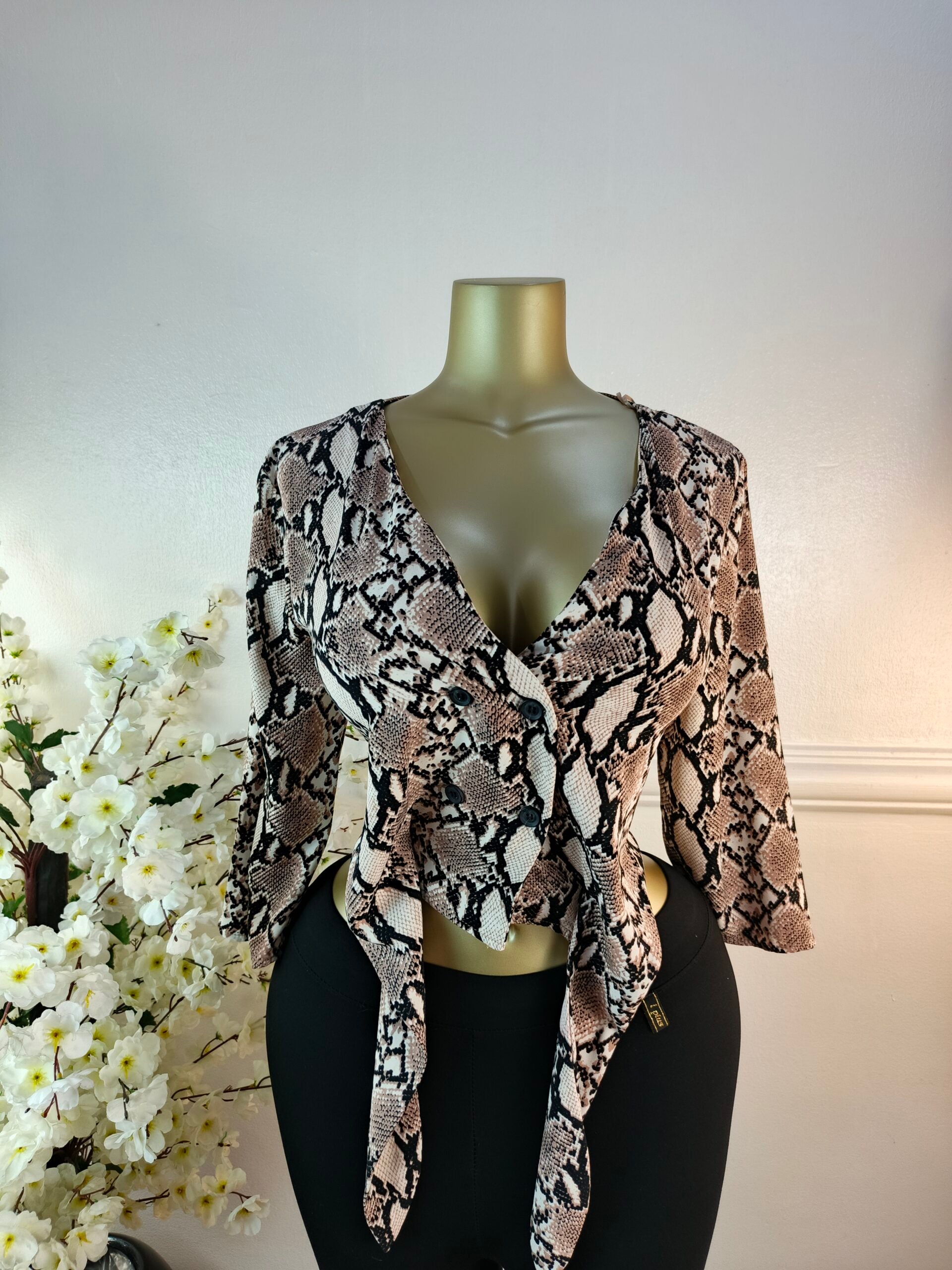 BERSHKA UK SIZE 14 image 0