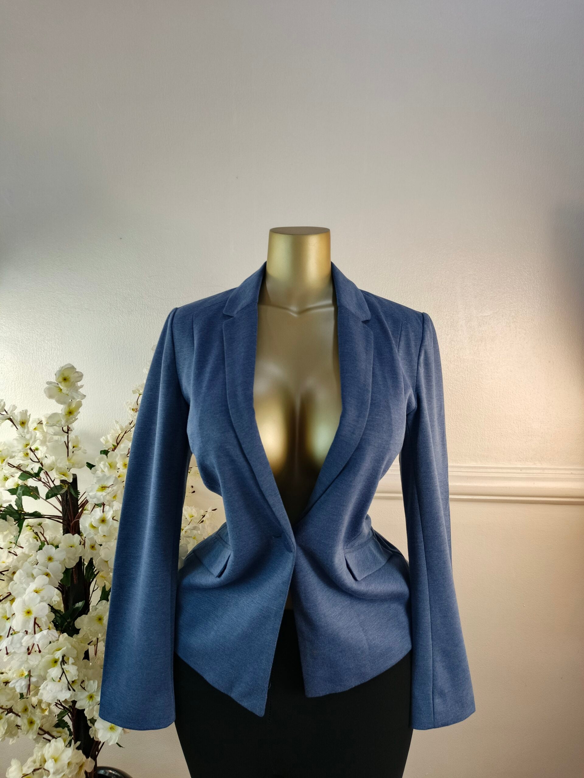BLAZER UK SIZE 8 [LENGTH 26 INCHES, BLUE] image 0