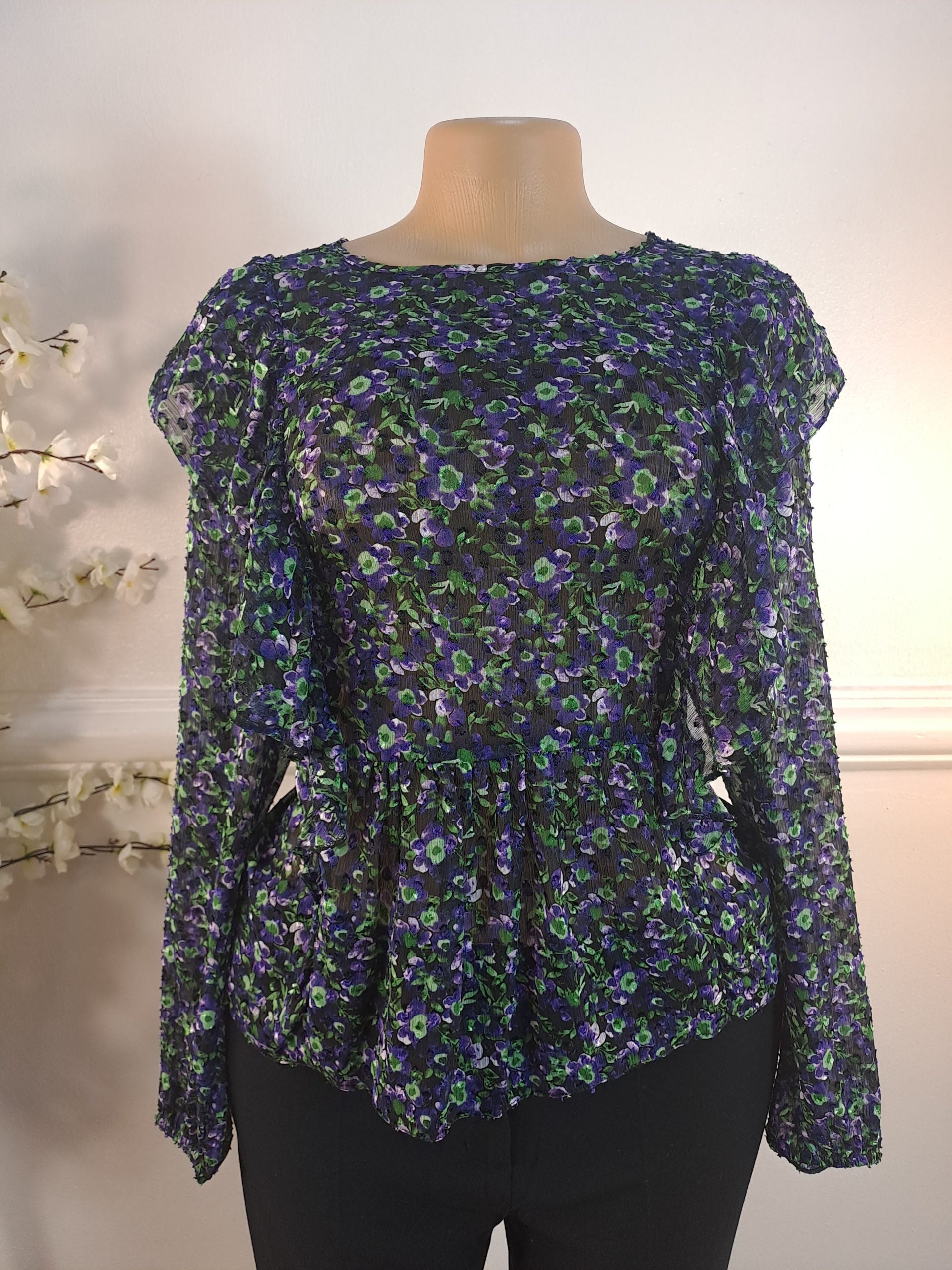 DUNNES UK 14 image 0