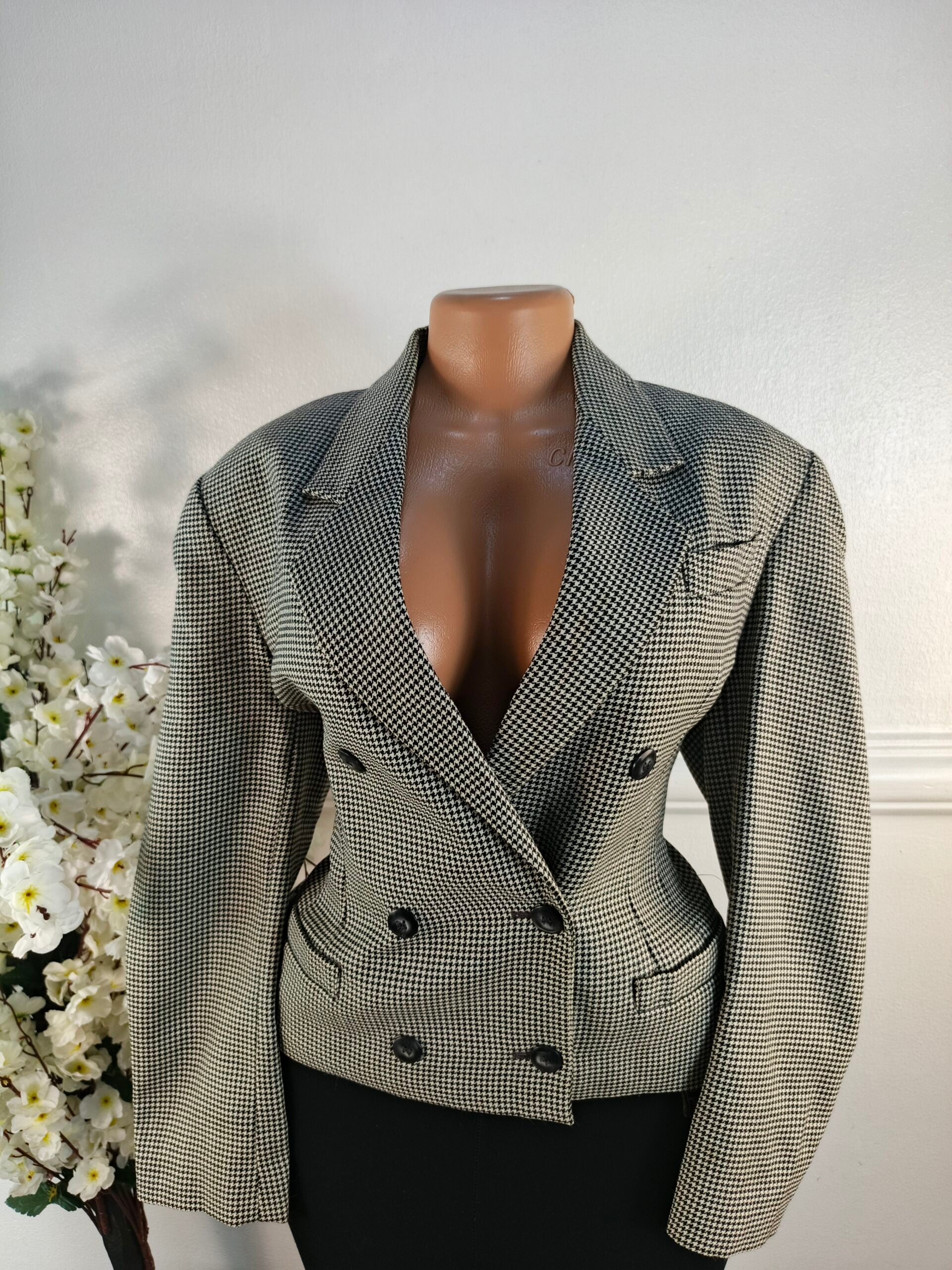 BLAZER UK SIZE 12 [LENGHT 24 INCHES, TWID] image 0