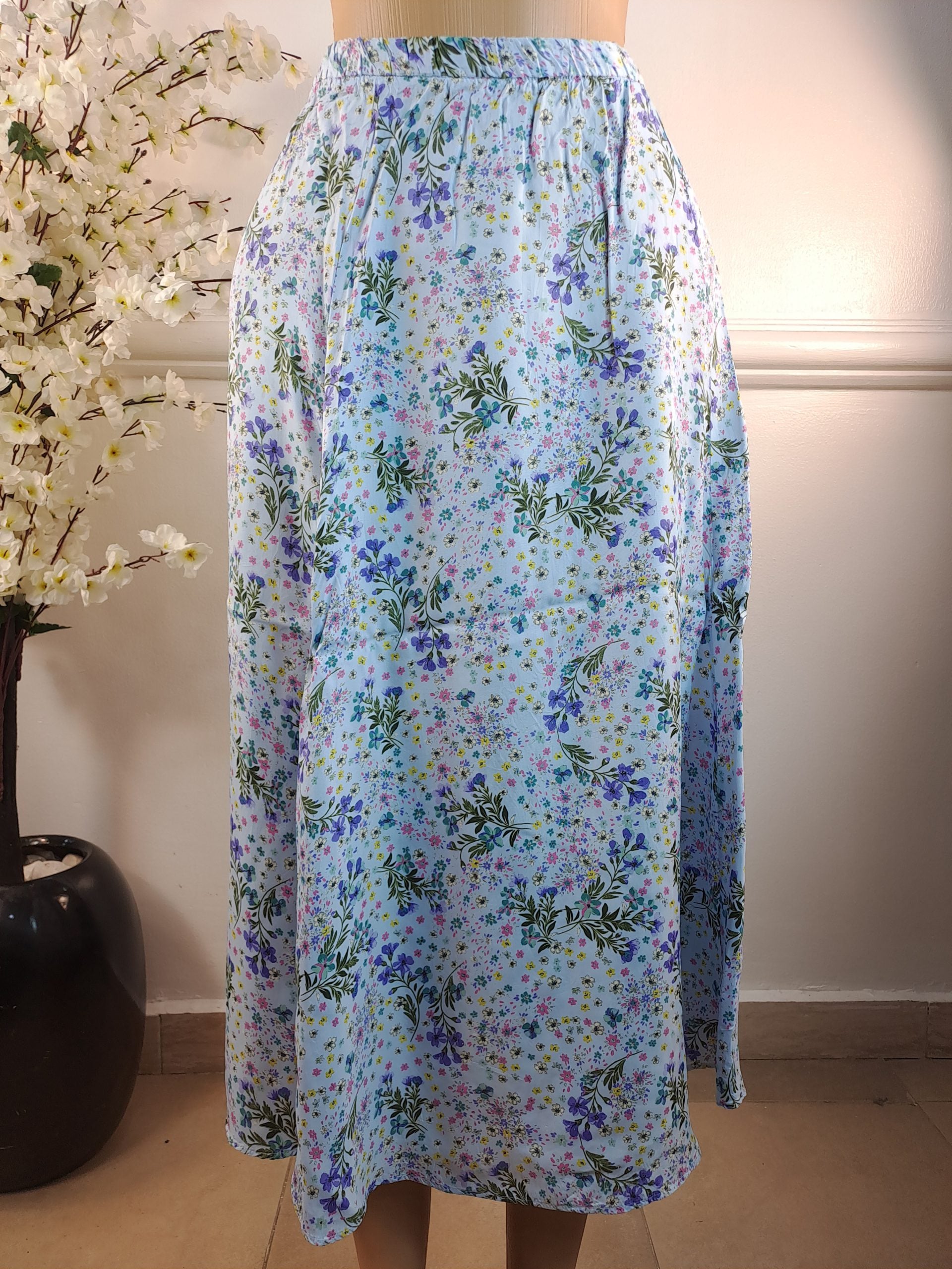 ZARA UK 8, L-33 INCHES image 0