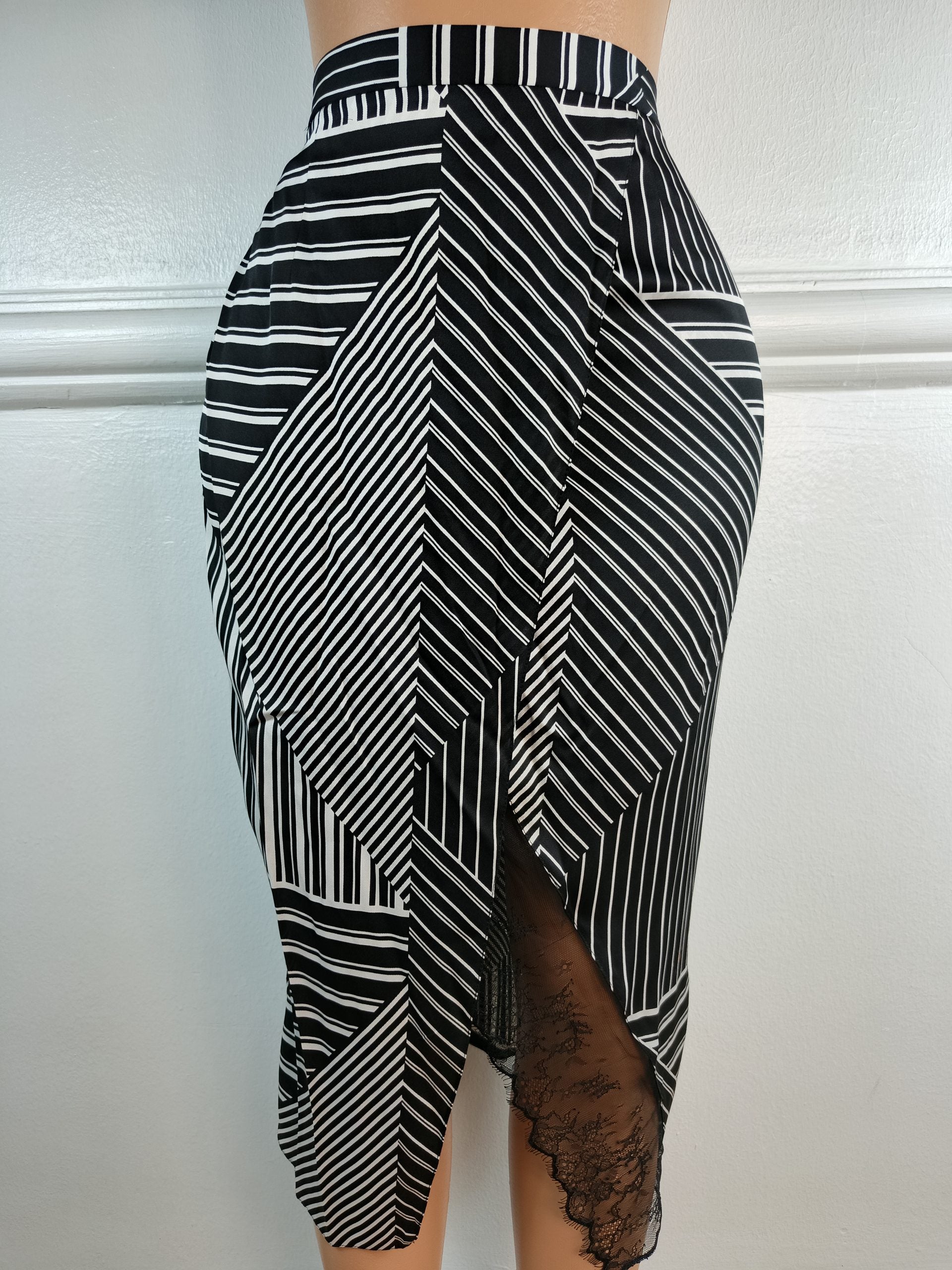 RIVER ISLAND UK 10, L-33 INCHES image 0