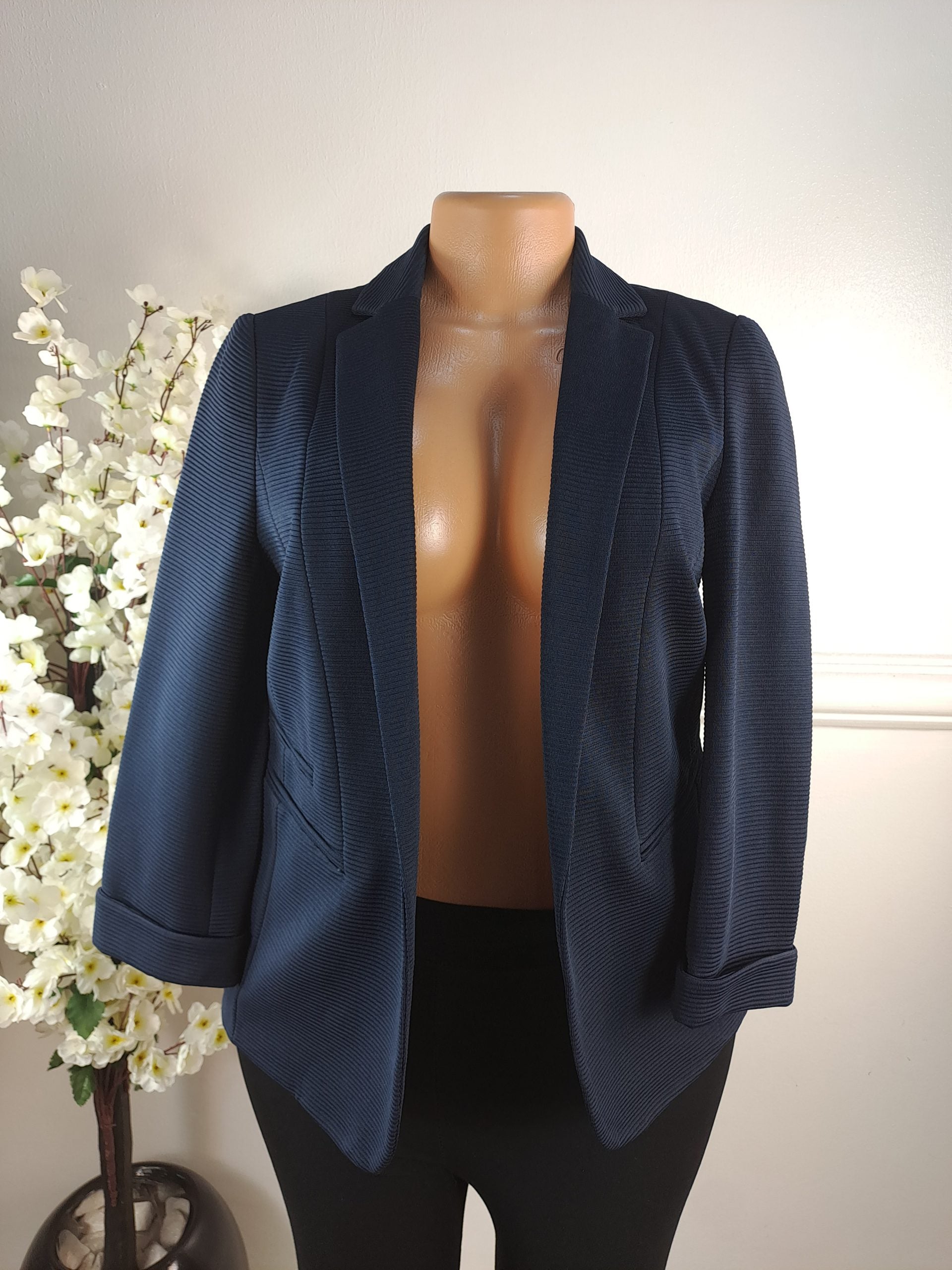BLAZERS UK SIZE 8 [LENGHT 25 INCHES] image 0