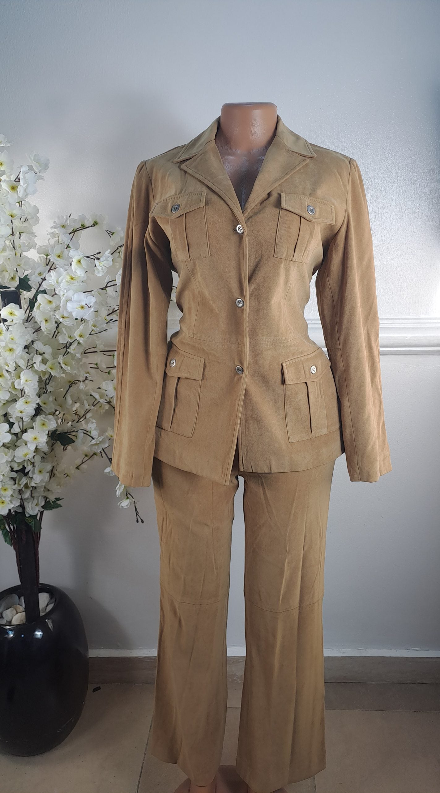 CREDENARDO UK SIZE 14 [LENGHT 38 INCHES TWO PIECES] image 0