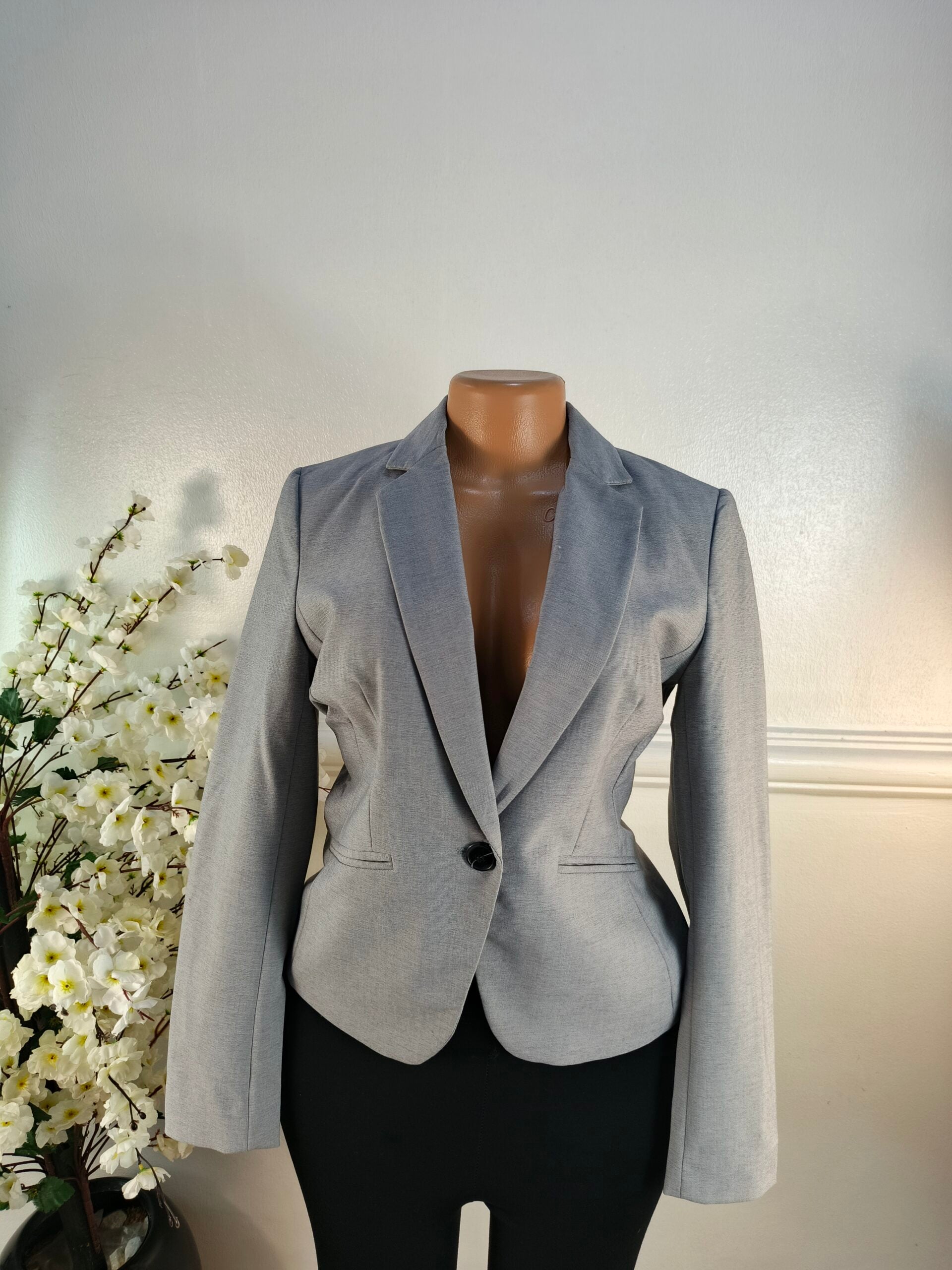H&amp;M UK SIZE 6 [LENGTH 28 INCHES, ASH] image 0