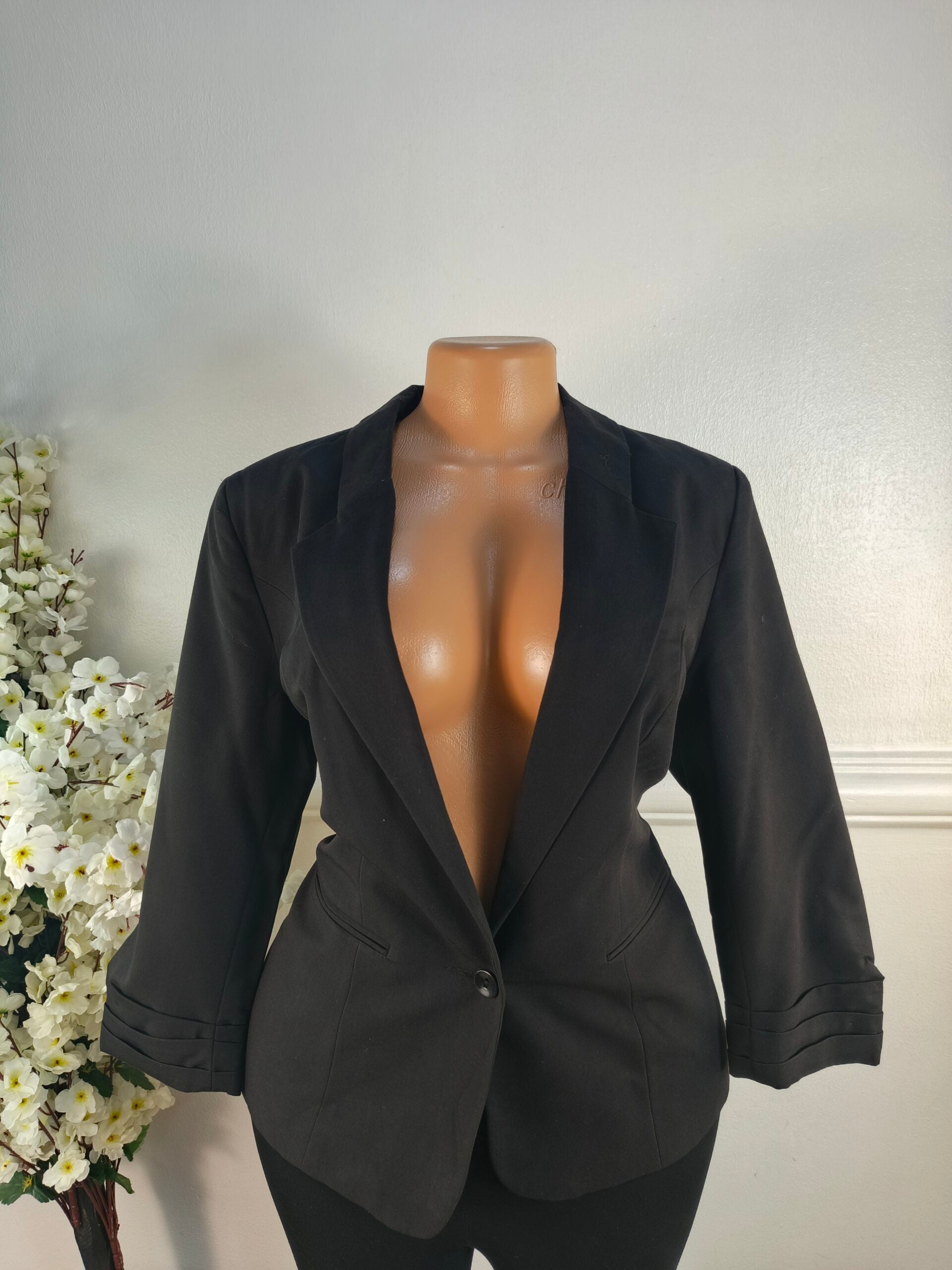 BLAZER UK SIZE 12 [LENGHT 25 INCHES, BLACK] image 0