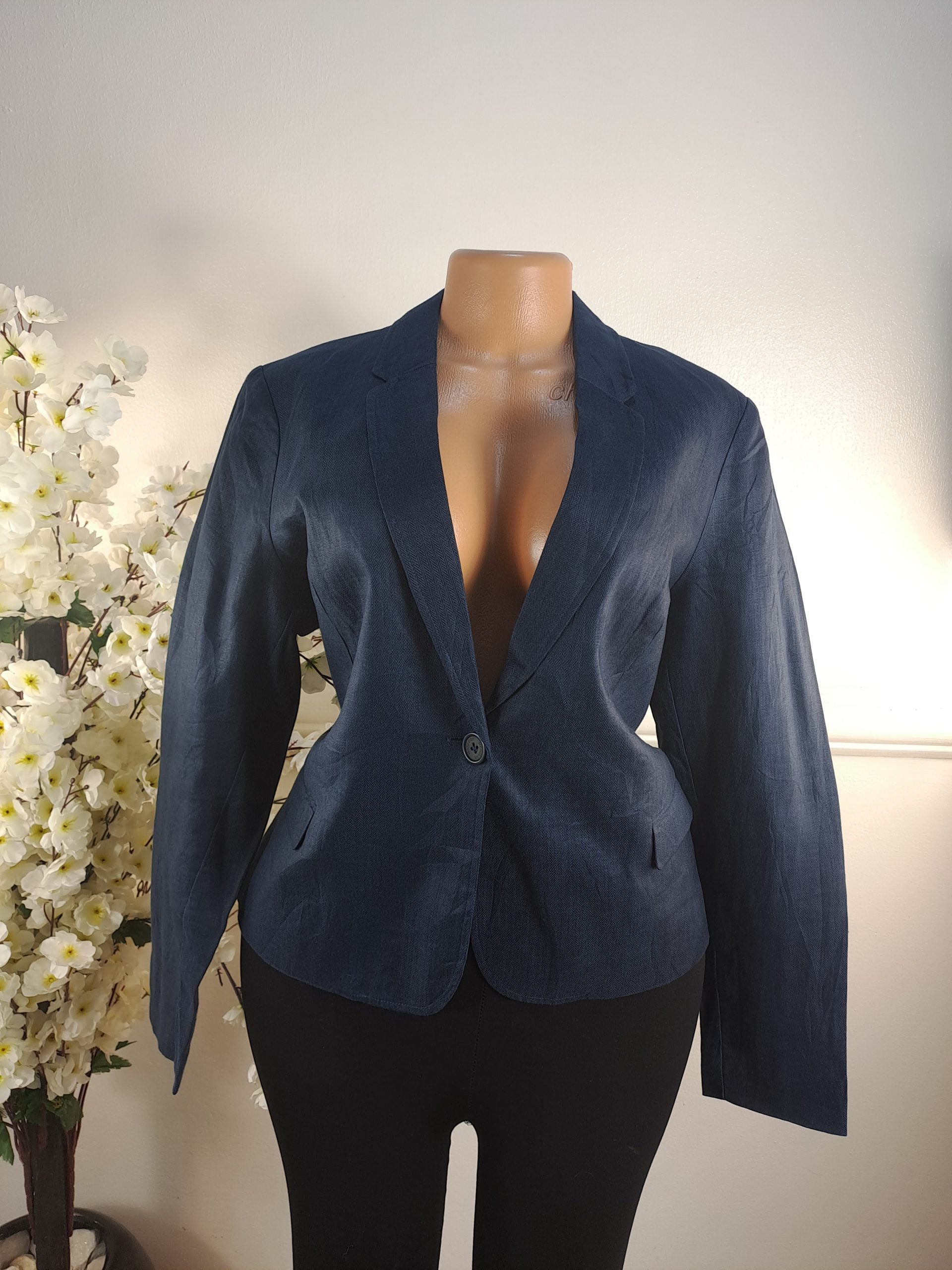 LINEN UK SIZE 14 [LENGHT 24 INCHES] image 0