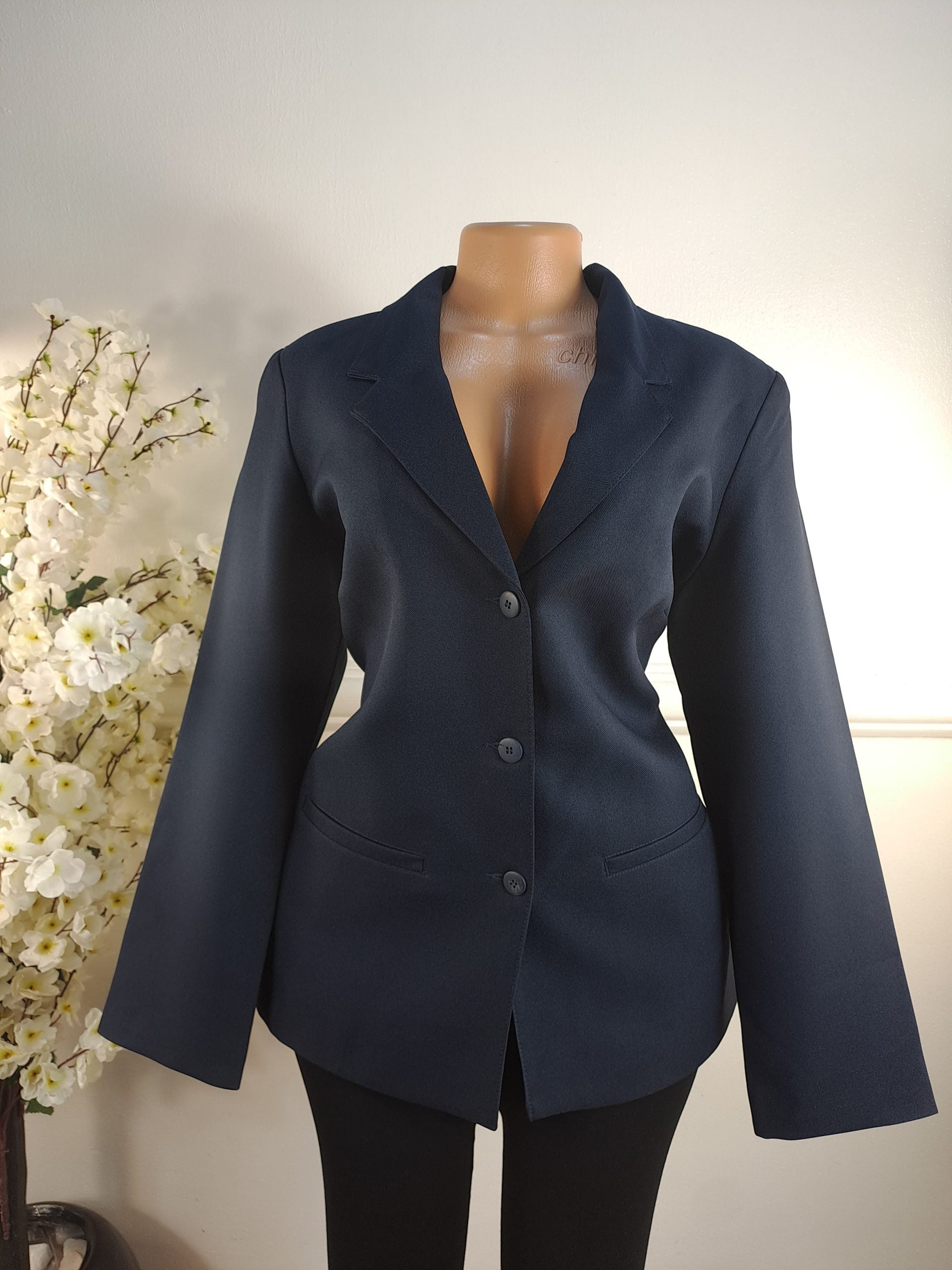 DAMART UK SIZE 16 [LENGHT 28 INCHES] image 0