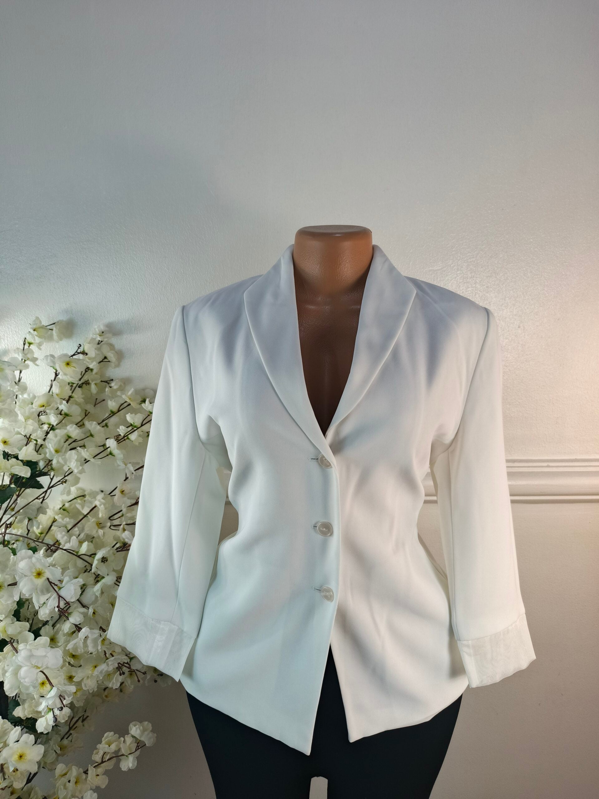 GERRY WEBER UK SIZE 10 [LENGTH 26 INCHES, WHITE] image 0
