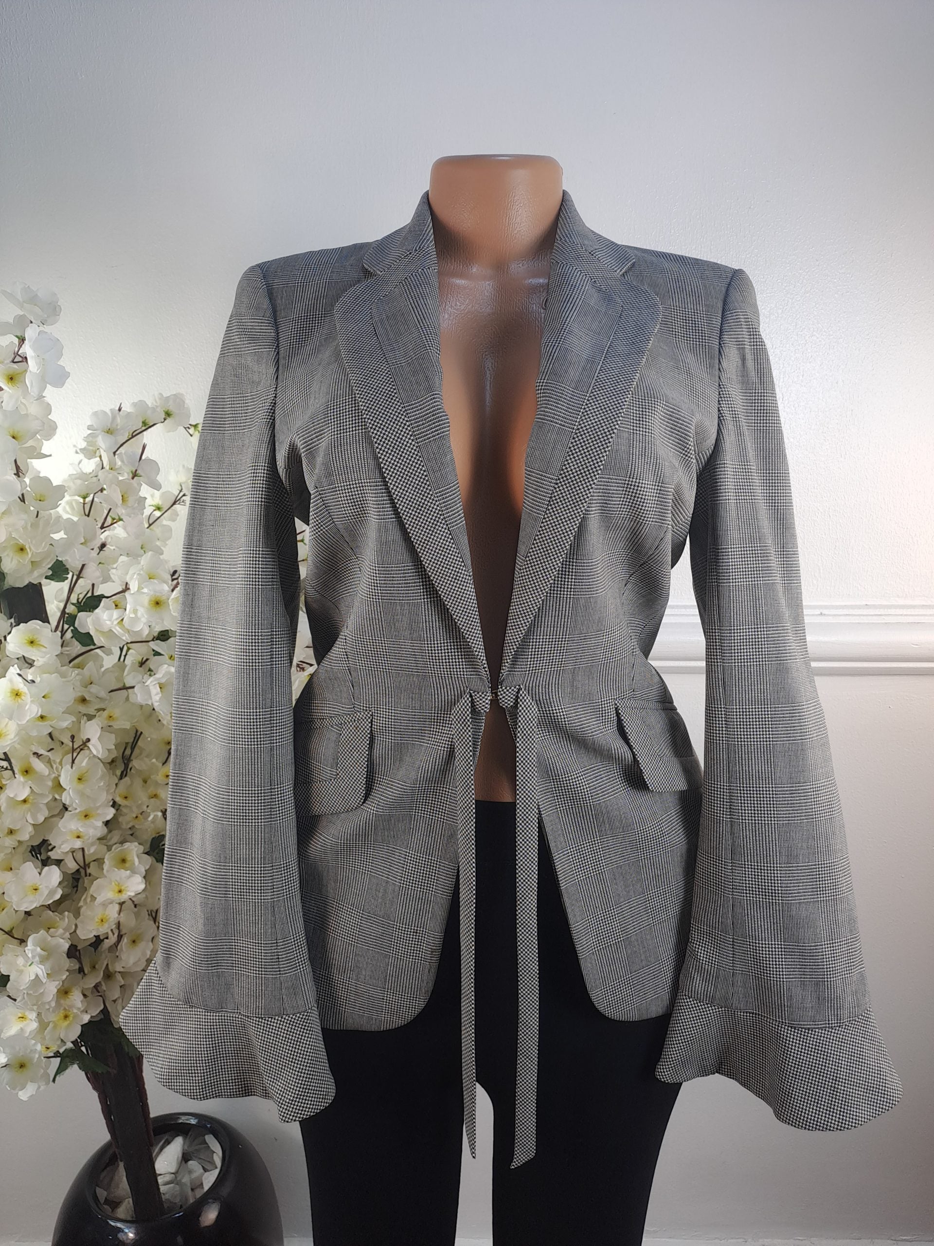 ESCADA UK SIZE 6 [LENGHT 27 INCHES] image 0