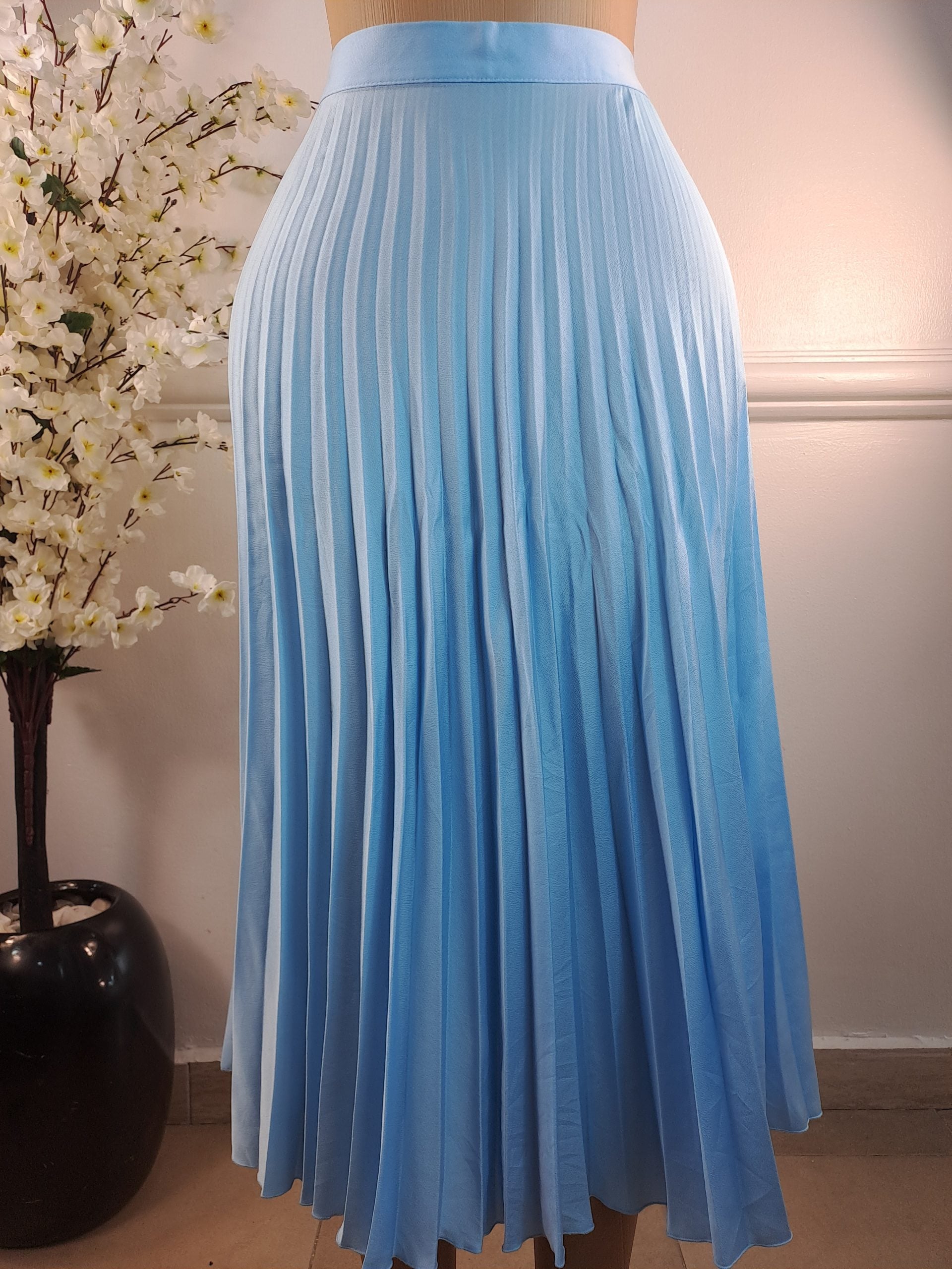 ZARA UK 6, L-33 INCHES image 0