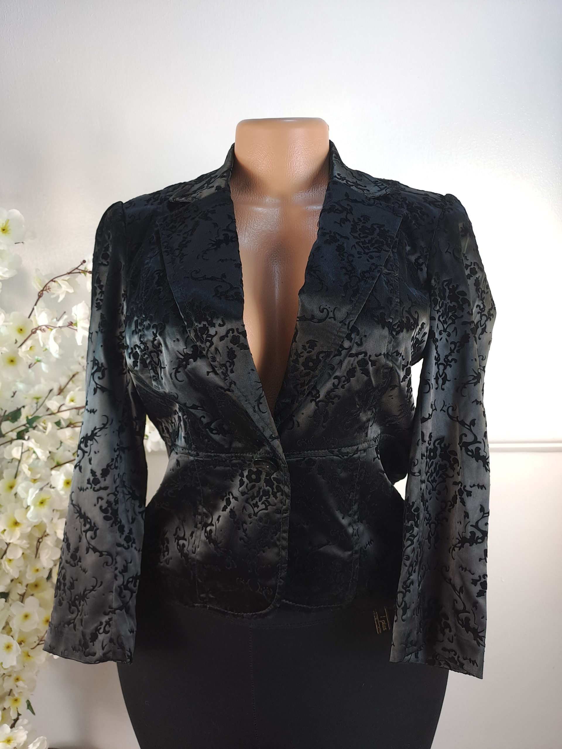 BLAZER UK SIZE 6 [LENGHT 21 INCHES] image 0