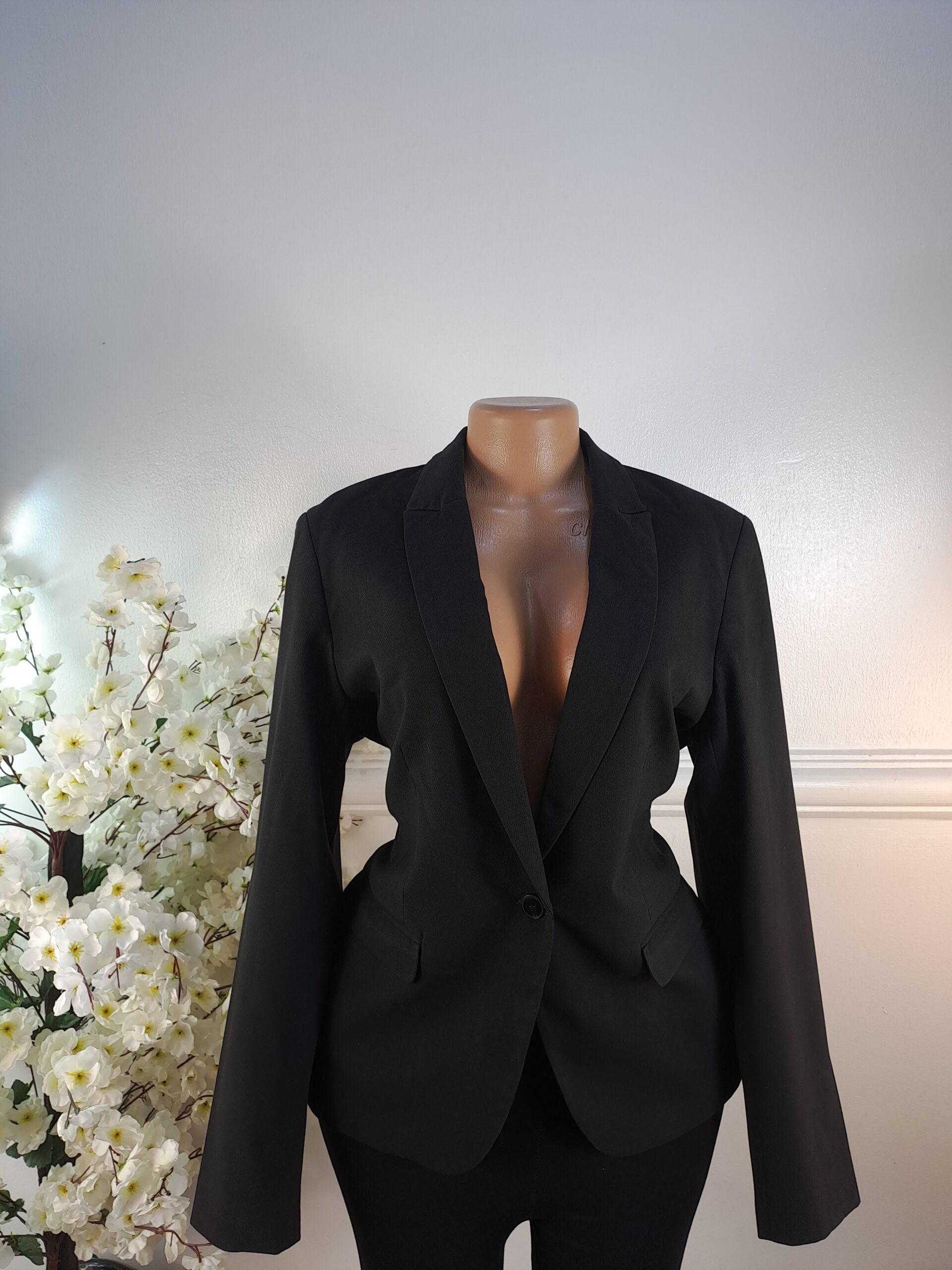 NEXT TAILORING UK SIZE 16 [LENGTH 26 INCHES, BLACK] image 0