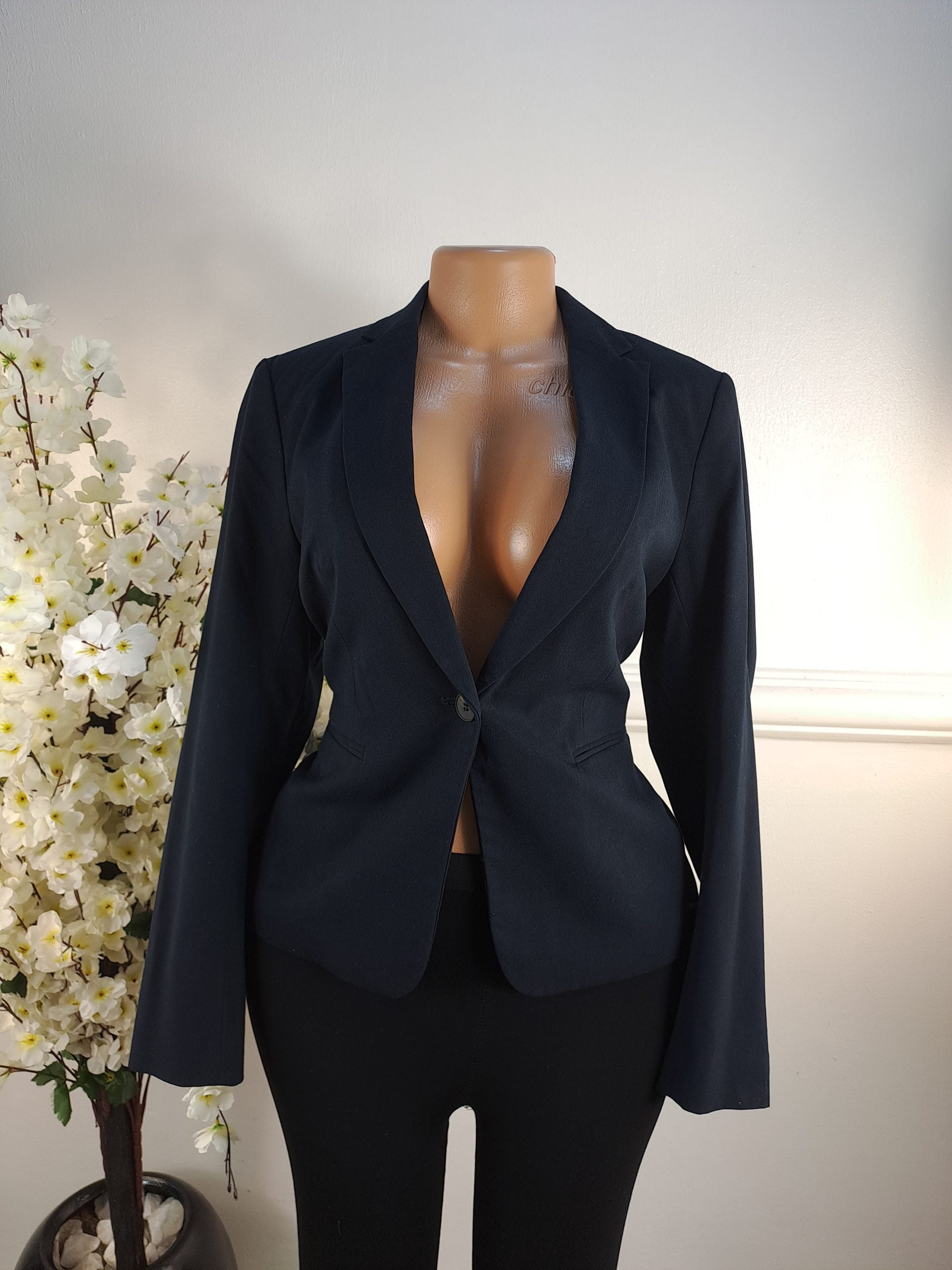 H&M UK SIZE 14 [LENGHT 23 INCHES] image 0