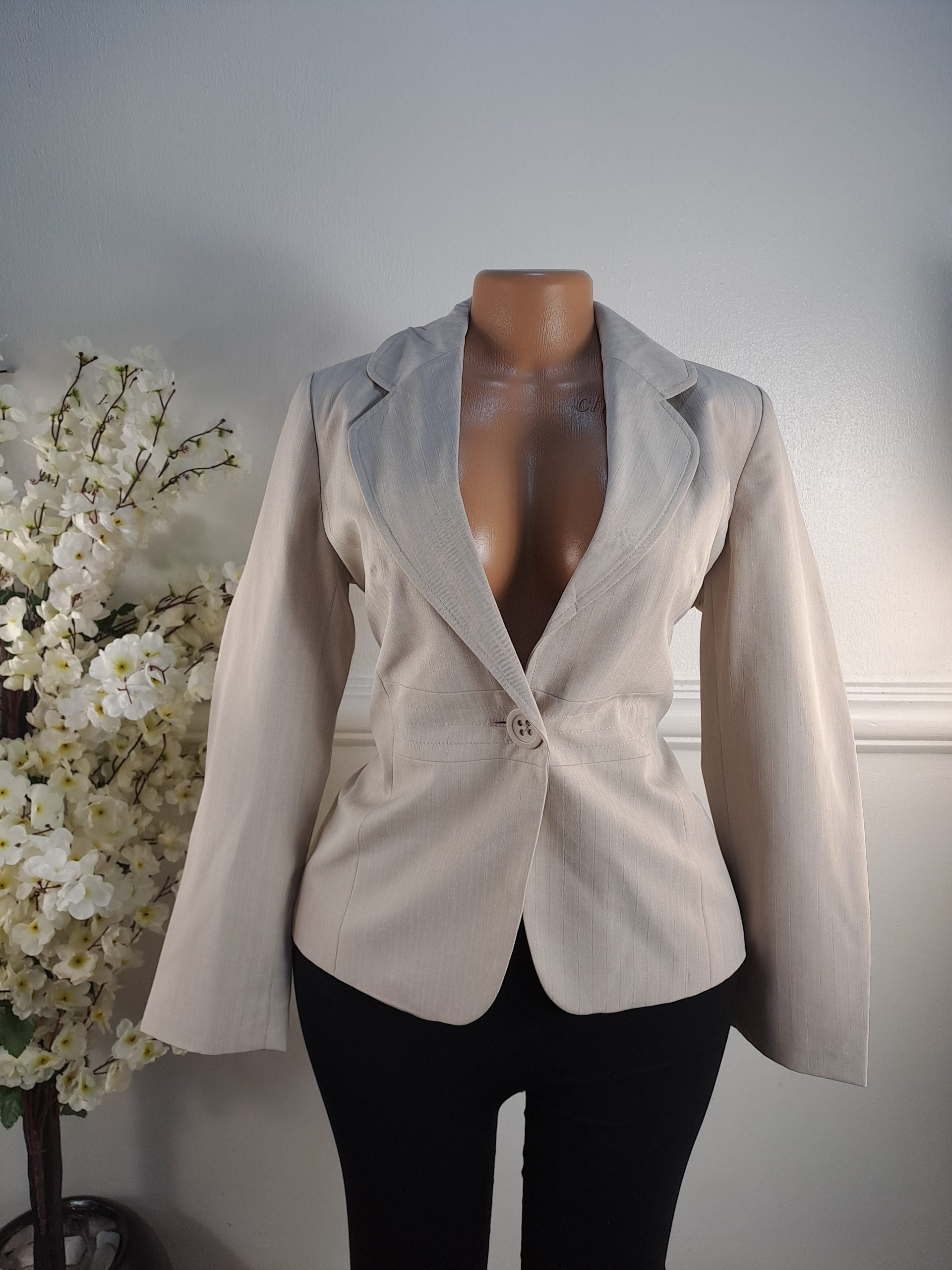 MARK & SPENCER UK SIZE 10 [LENGHT 24 INCHES] image 0