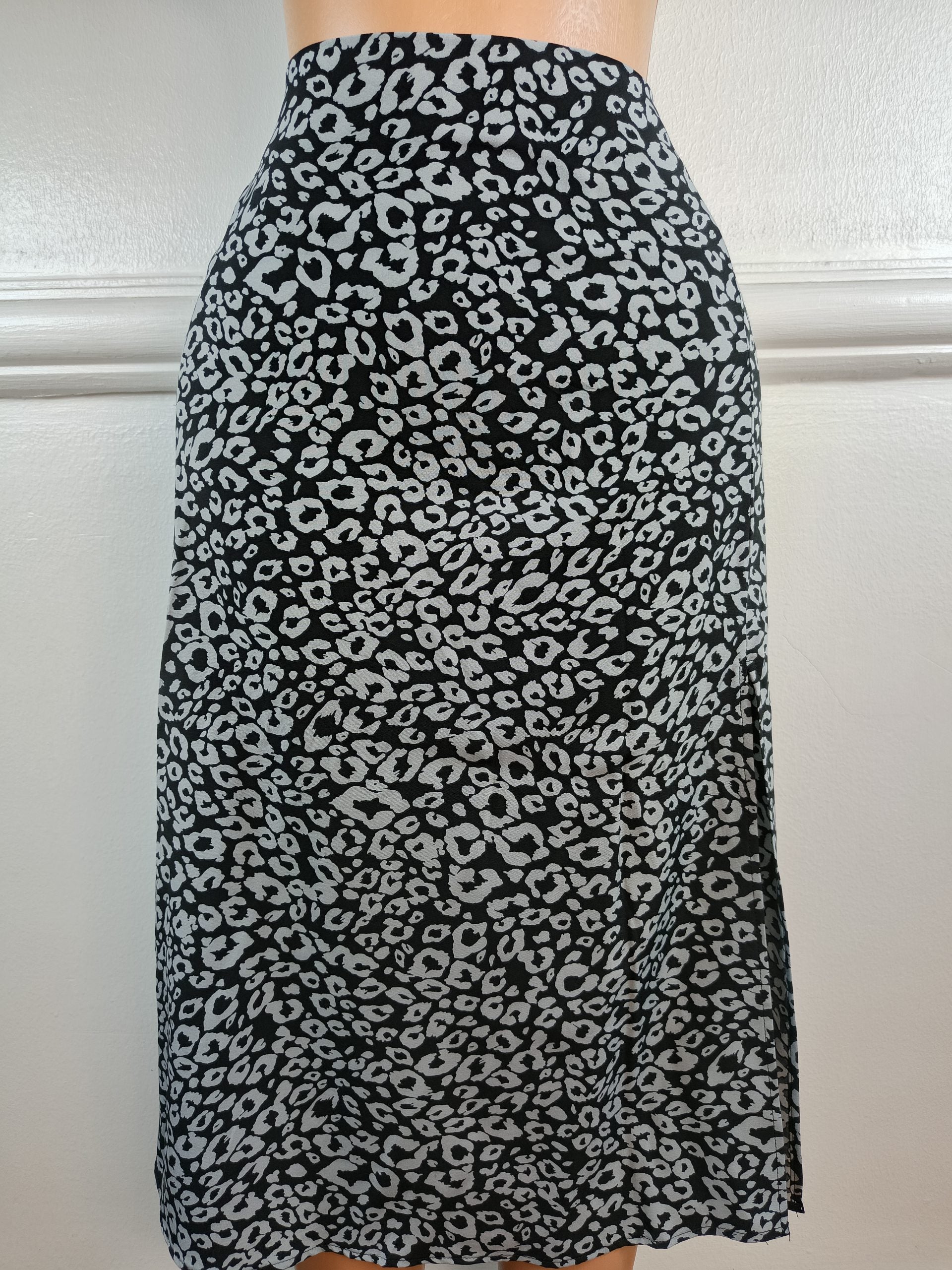 SHEIN UK 12, L-33 INCHES image 0