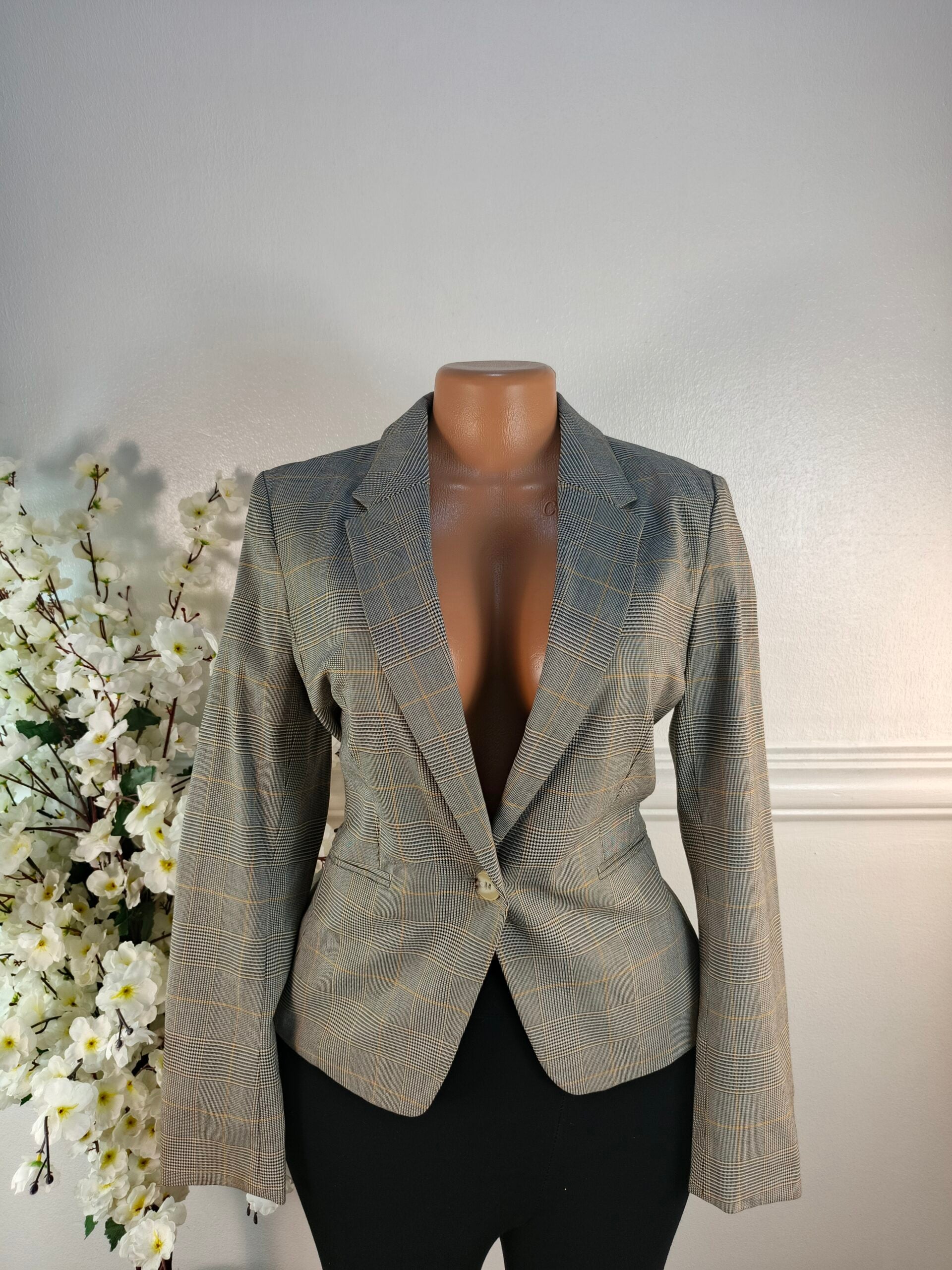 H&amp;M UK SIZE 10 [LENGTH 24 INCHES, CHECKERS] image 0