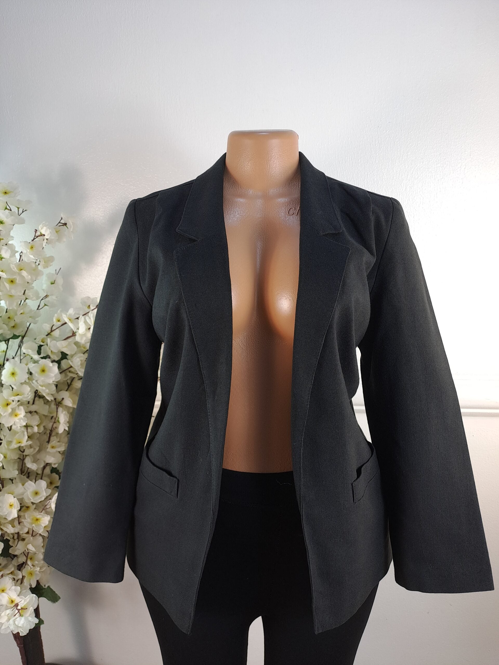 BLAZER UK SIZE 12 [LENGHT 27 INCHES, BLACK] image 0