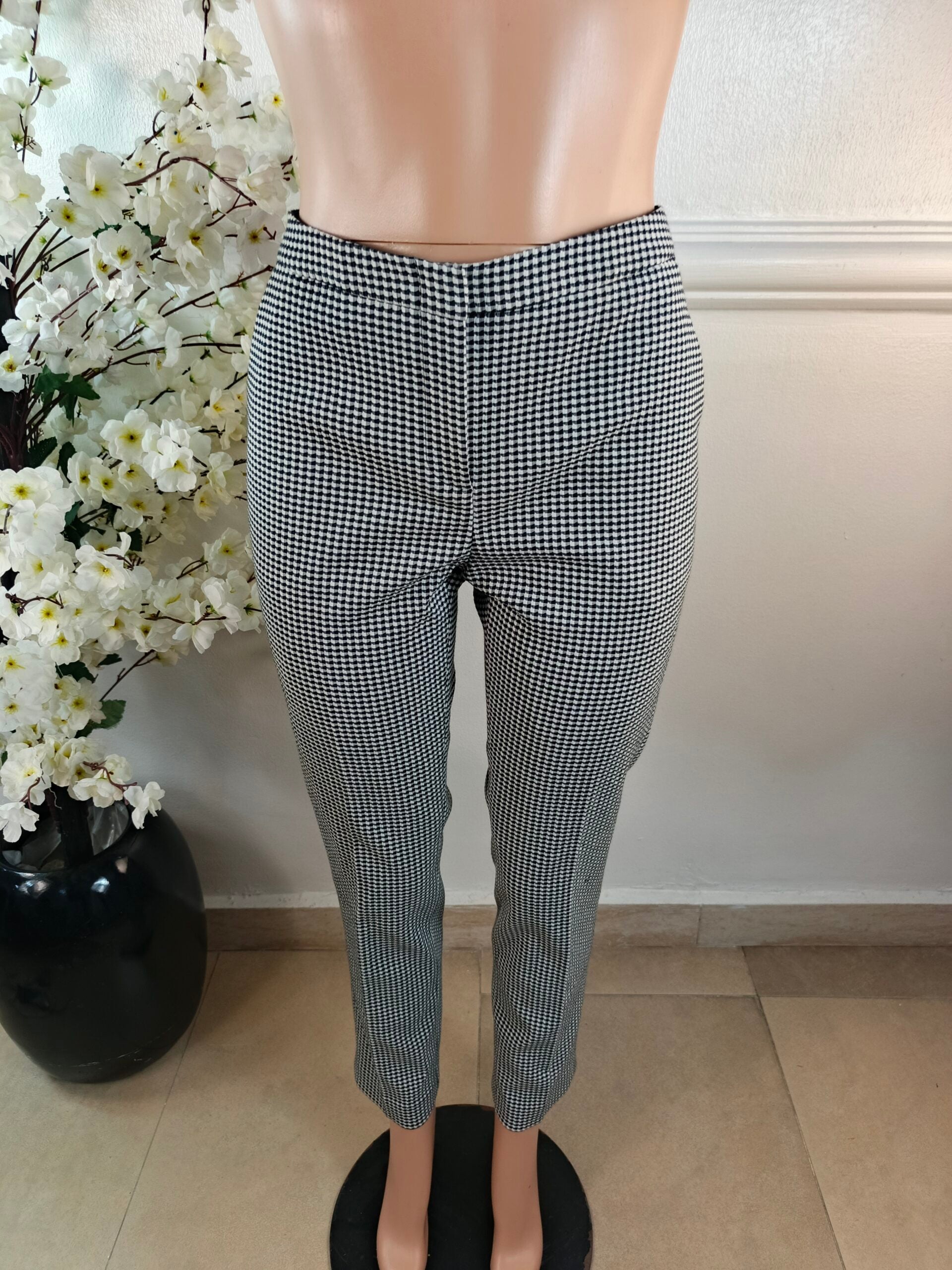 REISS UK SIZE 10 [LENGTH 39 INCHES, CHECKERS] image 0