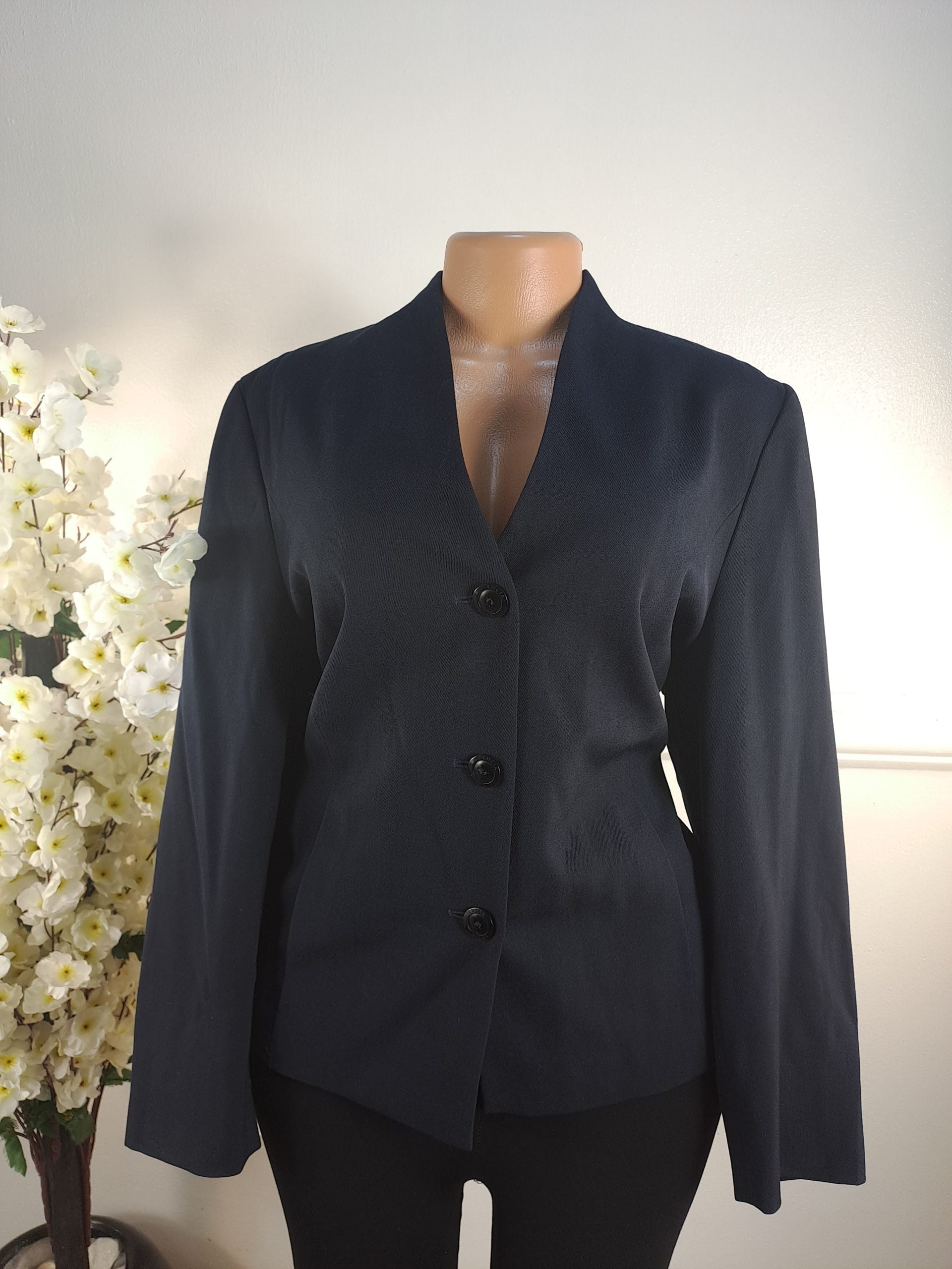 LUCIA UK SIZE 14 [LENGHT 26 INCHES] image 0