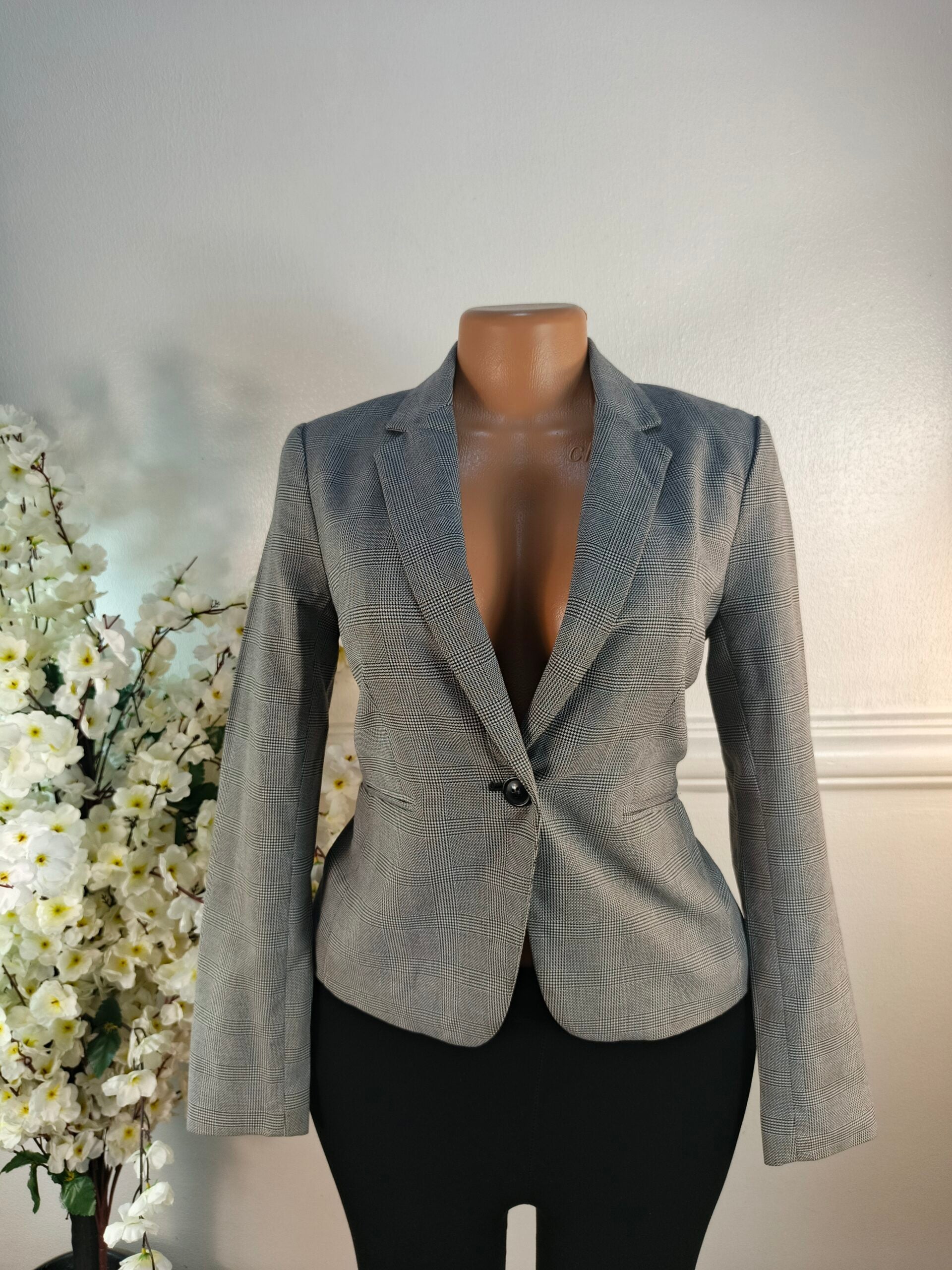 H&amp;M UK SIZE 8 [LENGTH 22 INCHES, GREY] image 0
