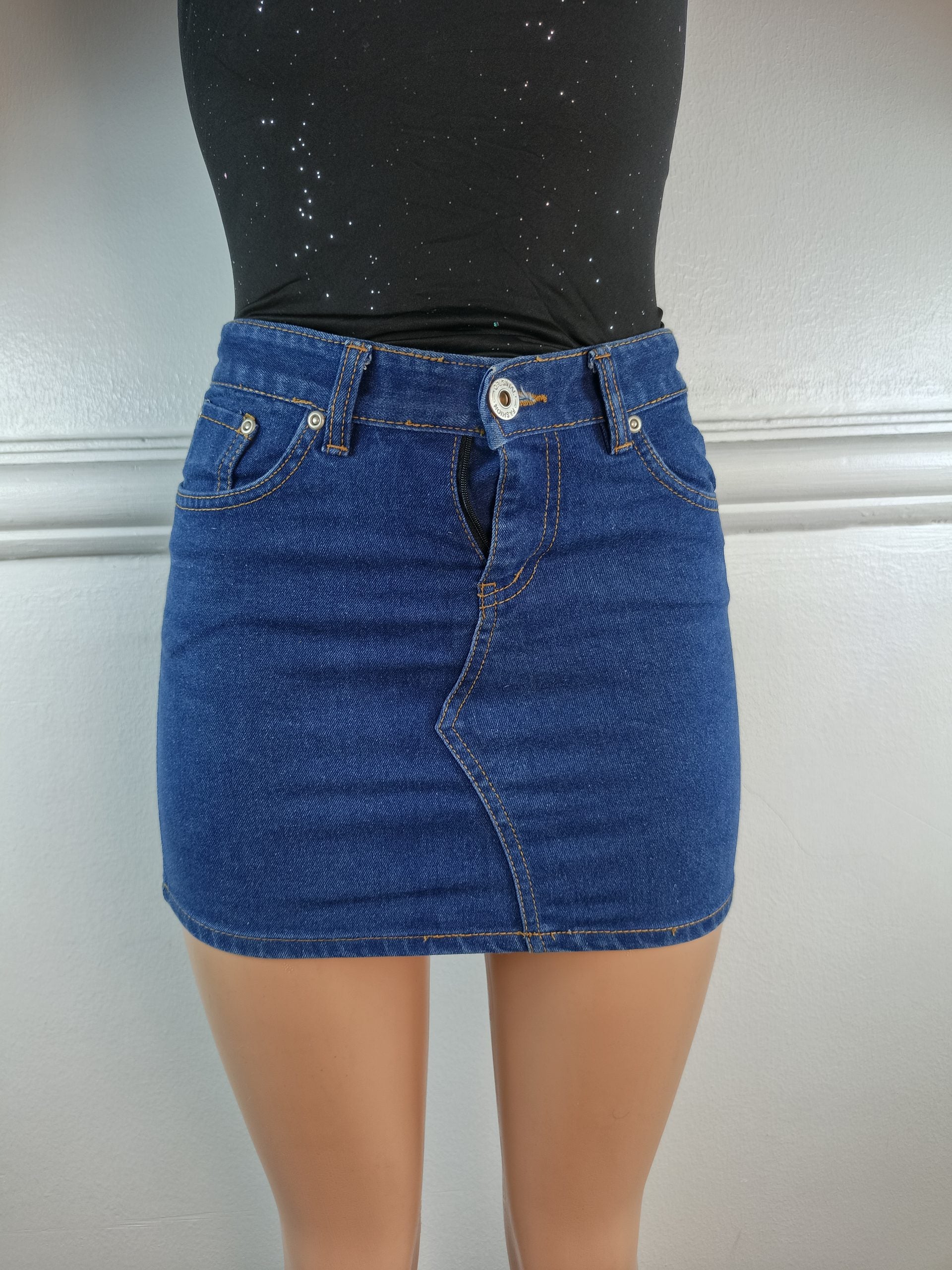 SKIRT UK 6, L-13 INCHES image 0