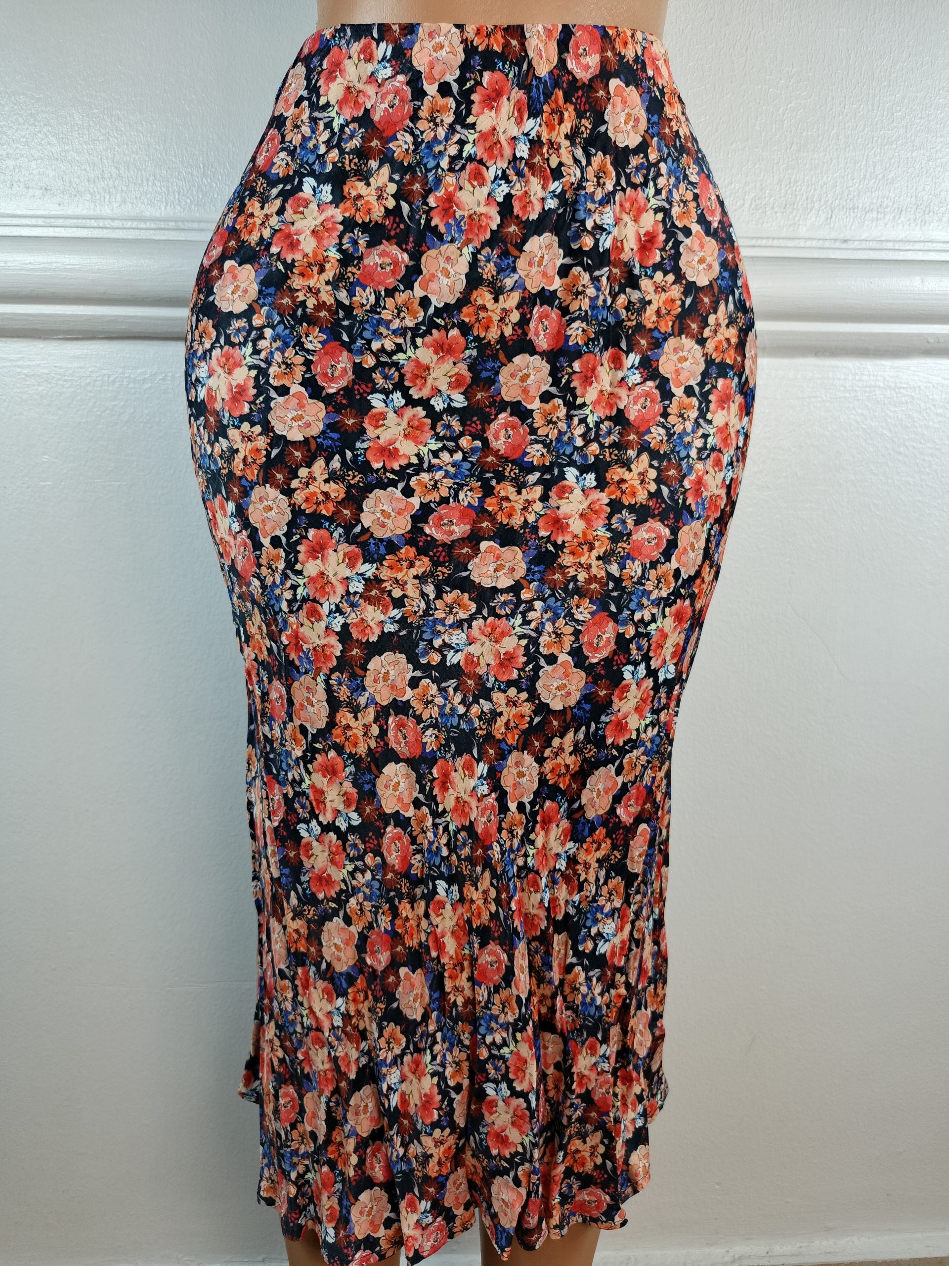 GALLERY UK 6, L-35 INCHES image 0