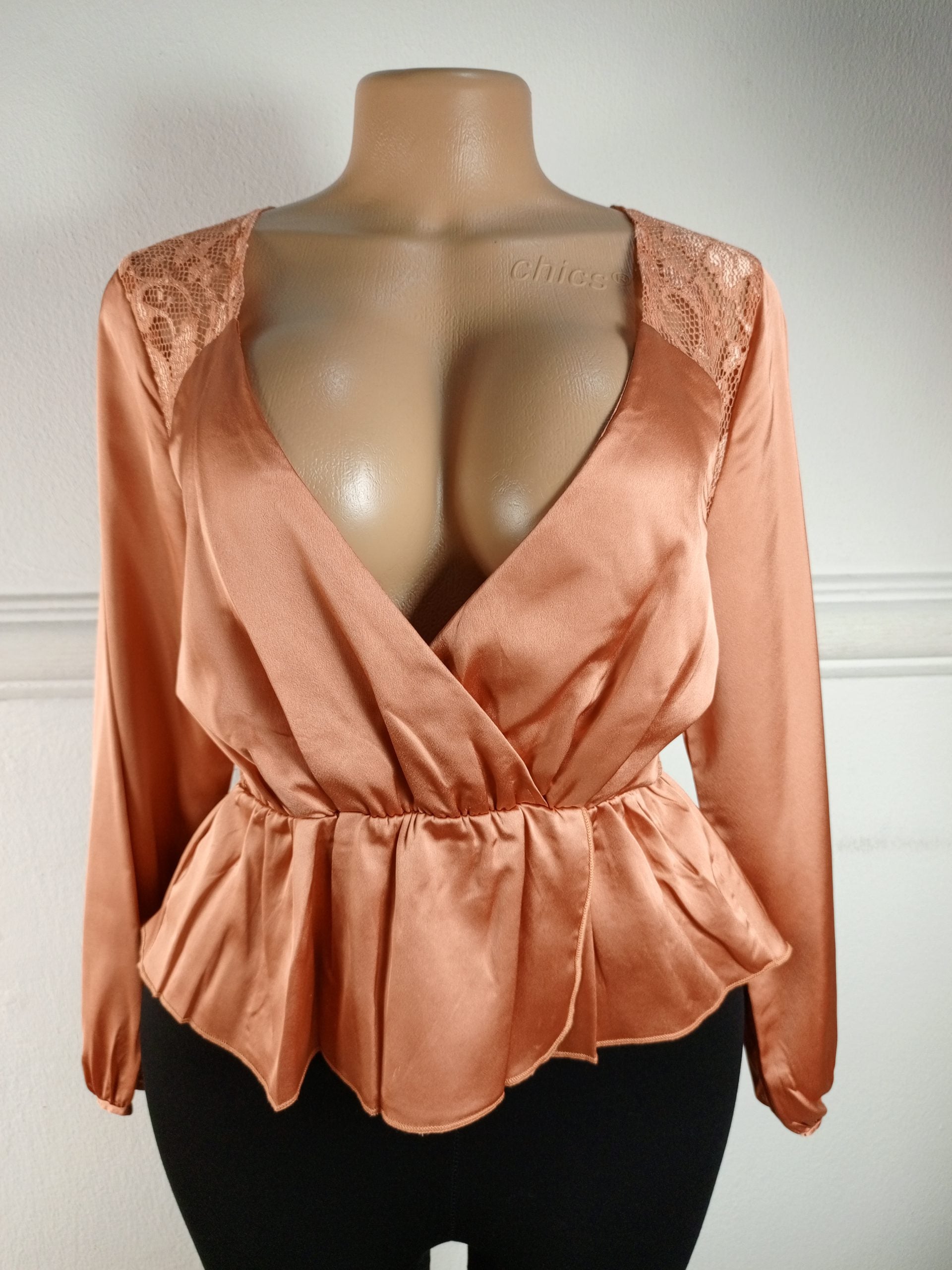 BOOHOO UK 8 image 0