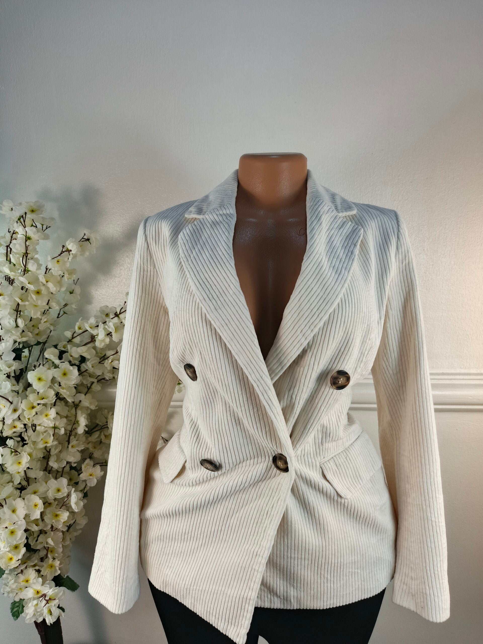H&amp;M UK SIZE 10 [LENGHT 27 INCHES, WHITE] image 0