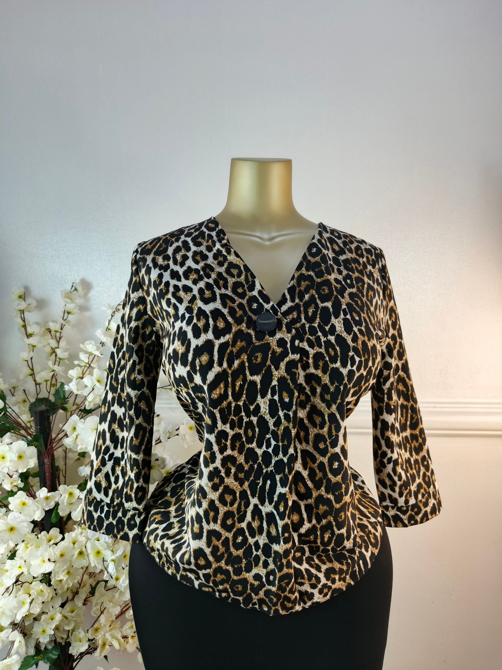 F&amp;F UK SIZE 6 image 0