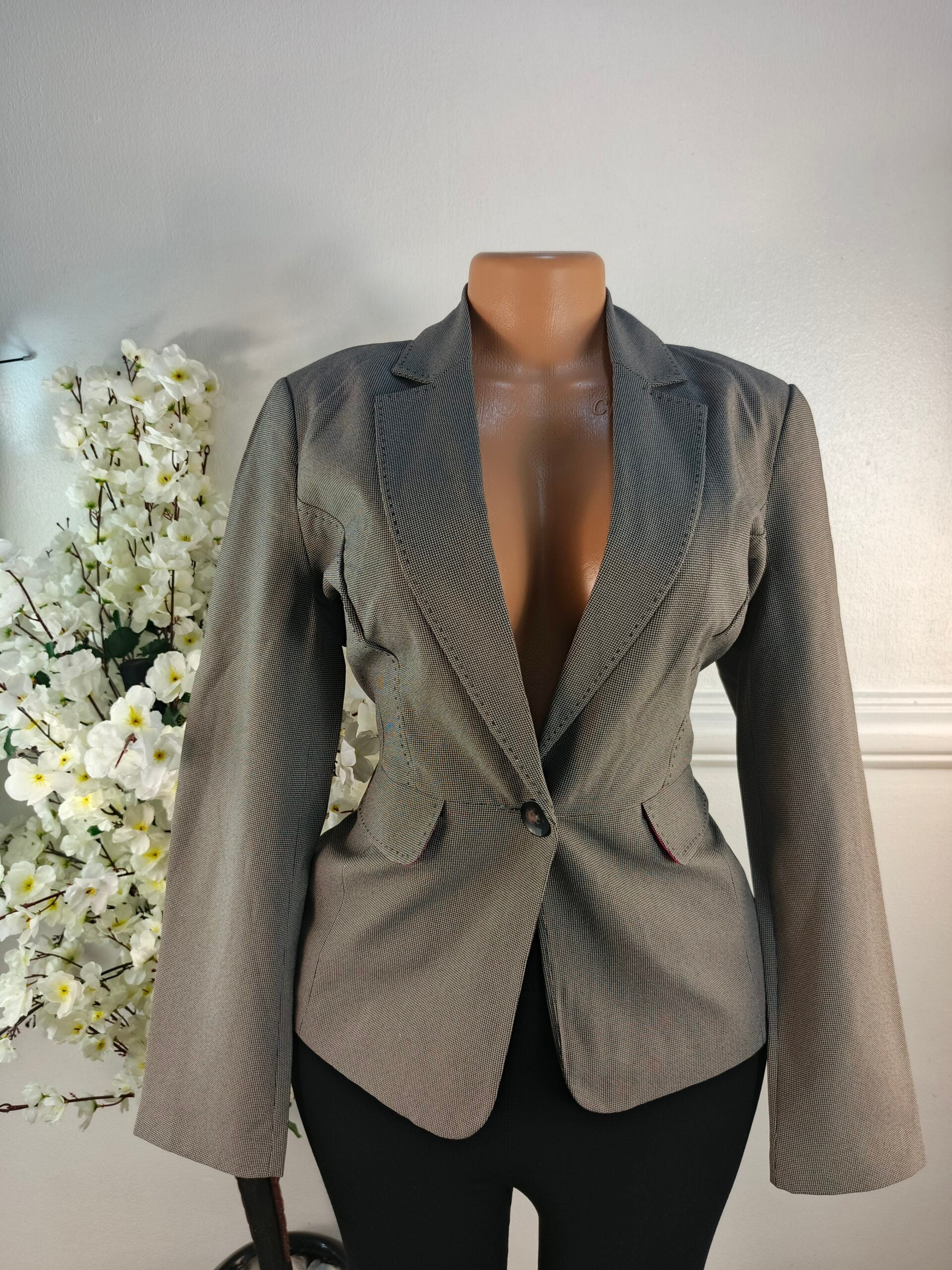 BLAZER UK SIZE 10 [LENGHT 23 INCHES, TWID] image 0