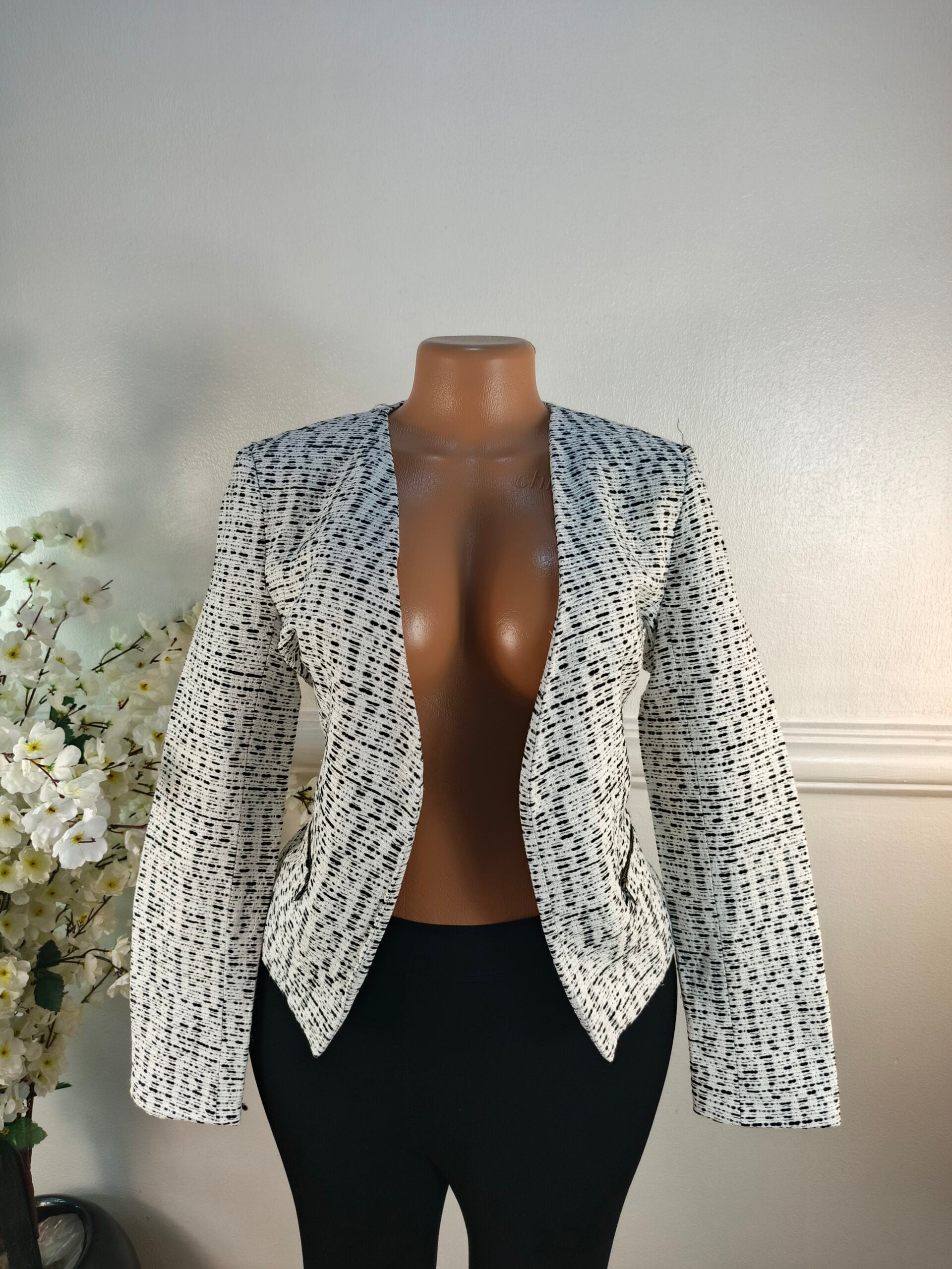 TOPSHOP UK SIZE 12 [LENGTH 23 INCHES] image 0