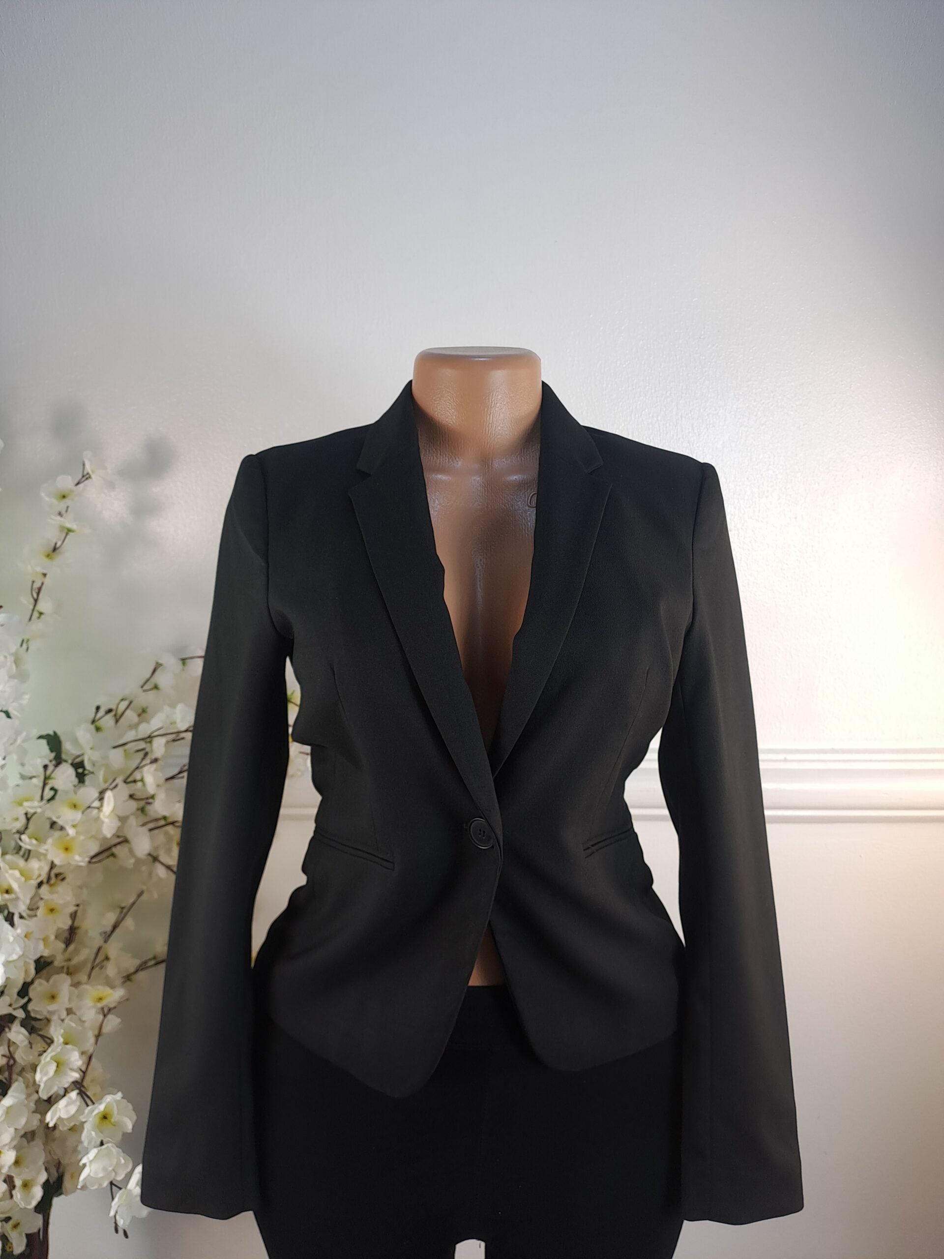 H&amp;M UK SIZE 6 [LENGTH 23 INCHES, BLACK] image 0