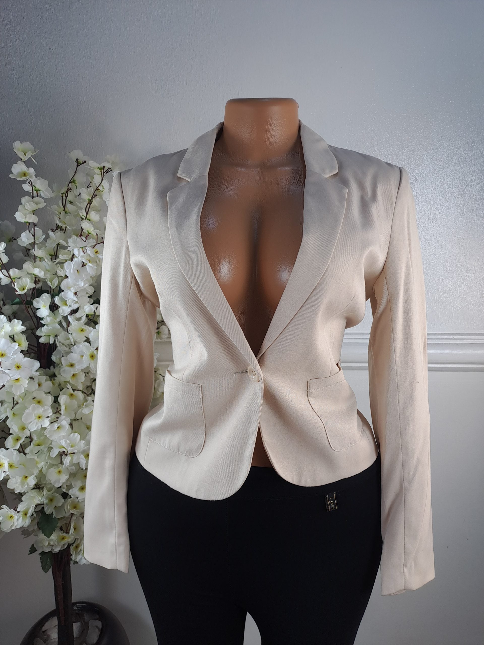 DIVIDED H&M UK SIZE 8 [LENGHT 21 INCHES] image 0