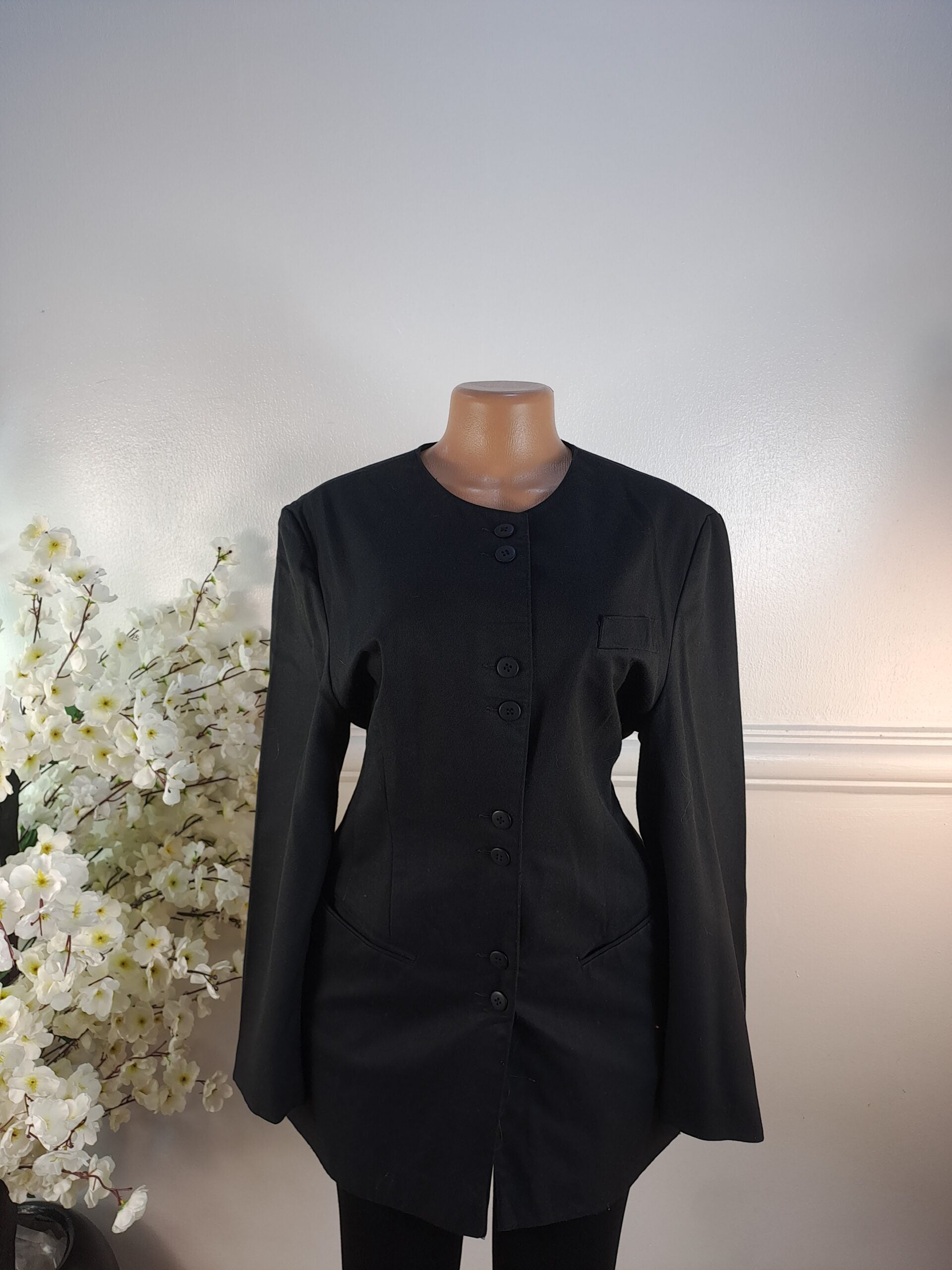 BLAZER  UK SIZE 10 [LENGTH 32 INCHES, BLACK] image 0