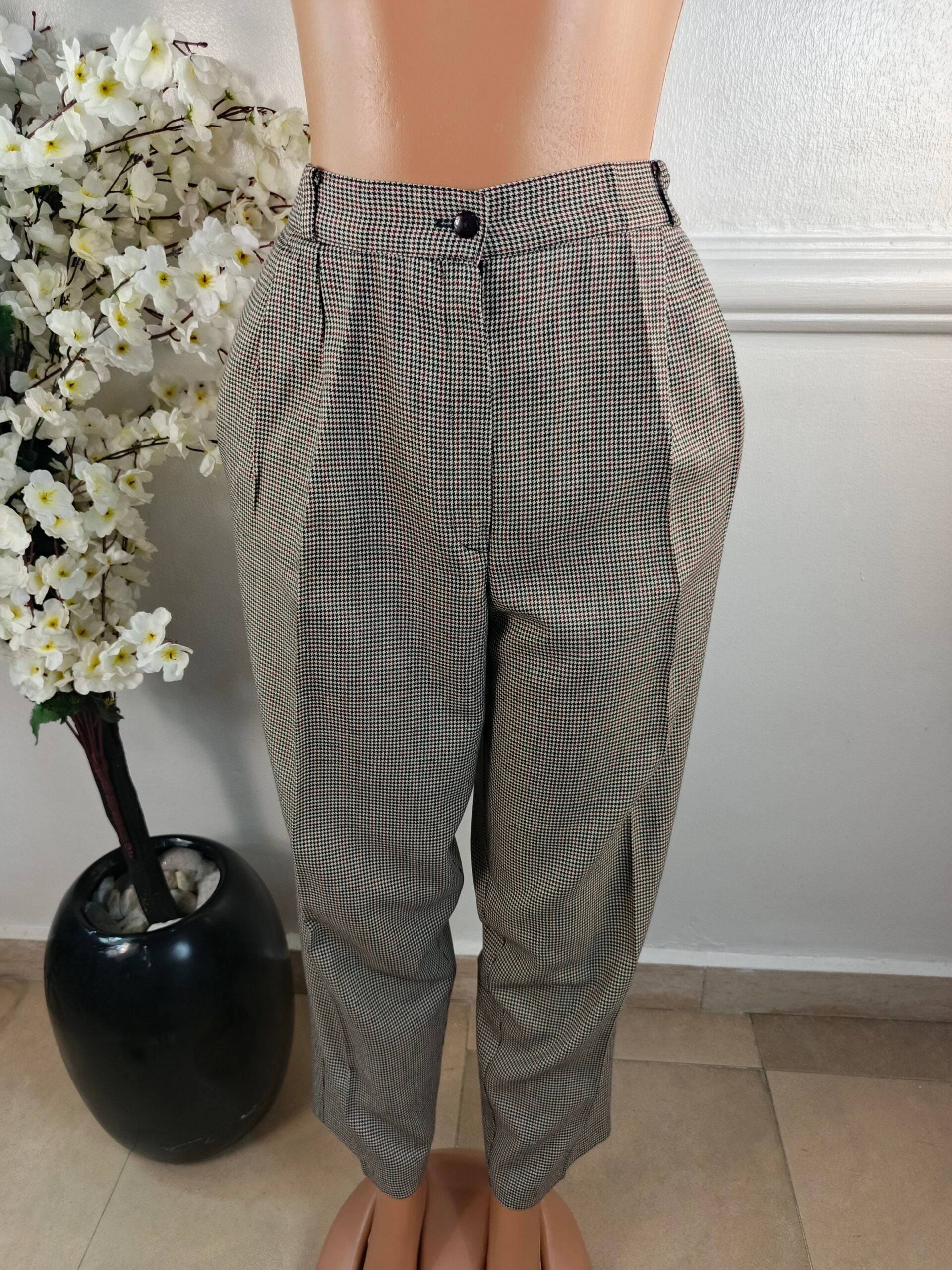 REQUIREMENT PETITE UK 16 [LENGHT 40 INCHES] image 0