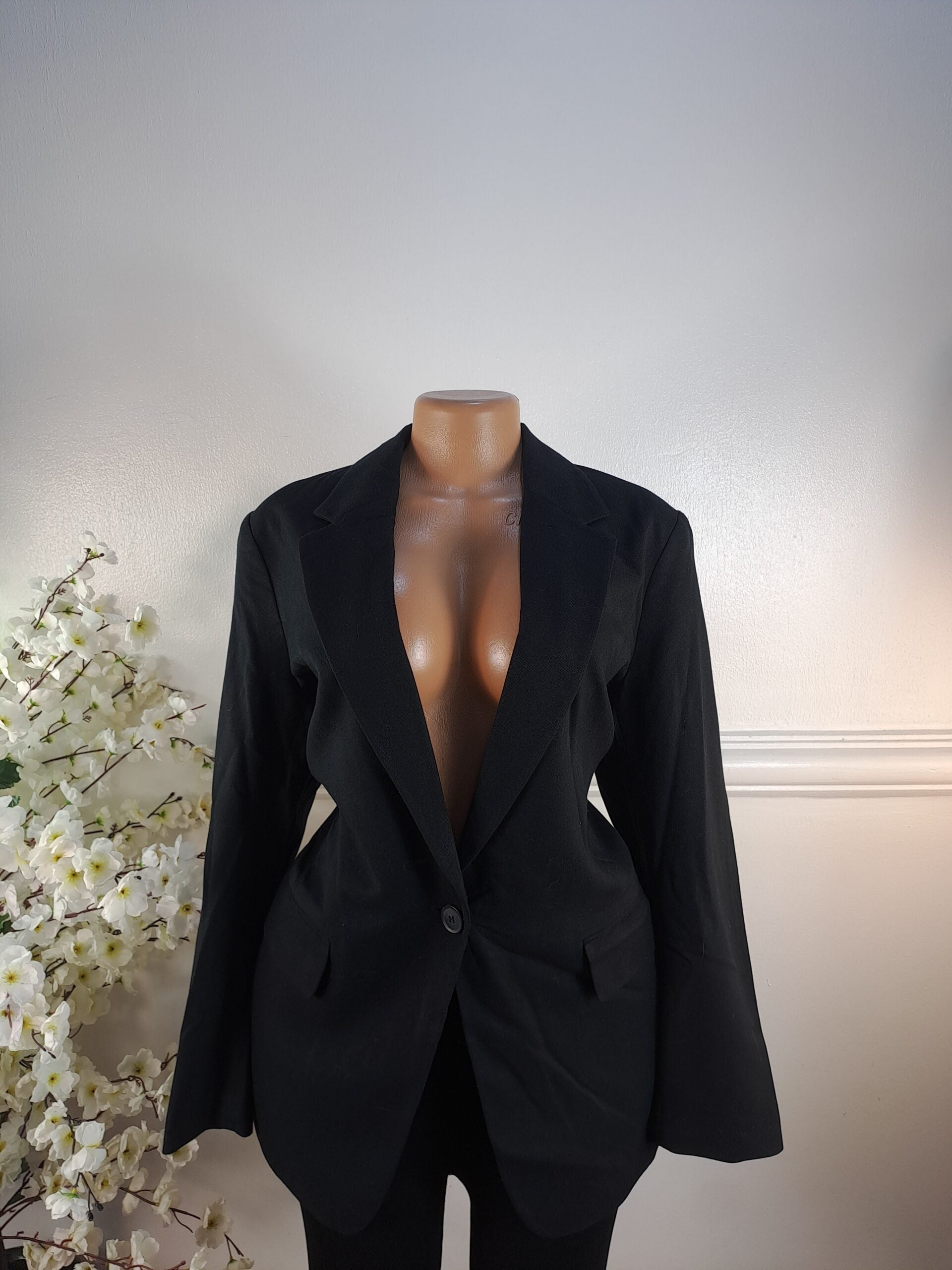 H&amp;M UK SIZE 16 [LENGTH 31 INCHES, BLACK] image 0